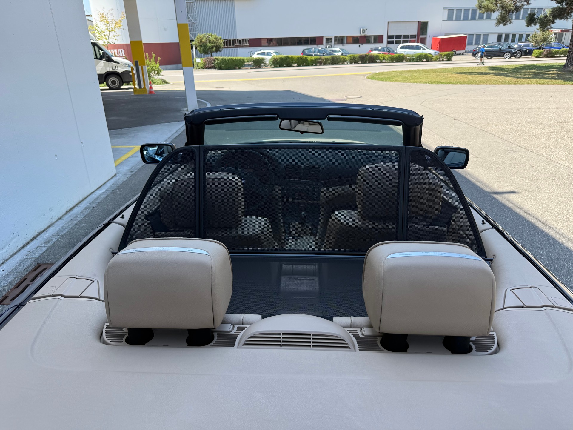 BMW 318Ci Cabriolet-image-14