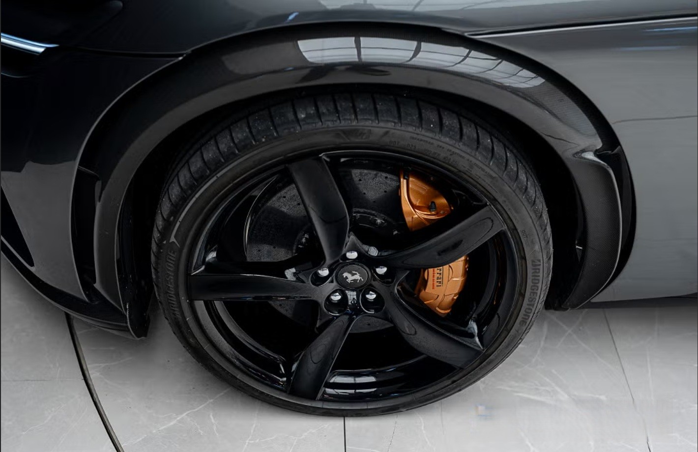 FERRARI Purosangue 6.5 V12-showroom-element-1