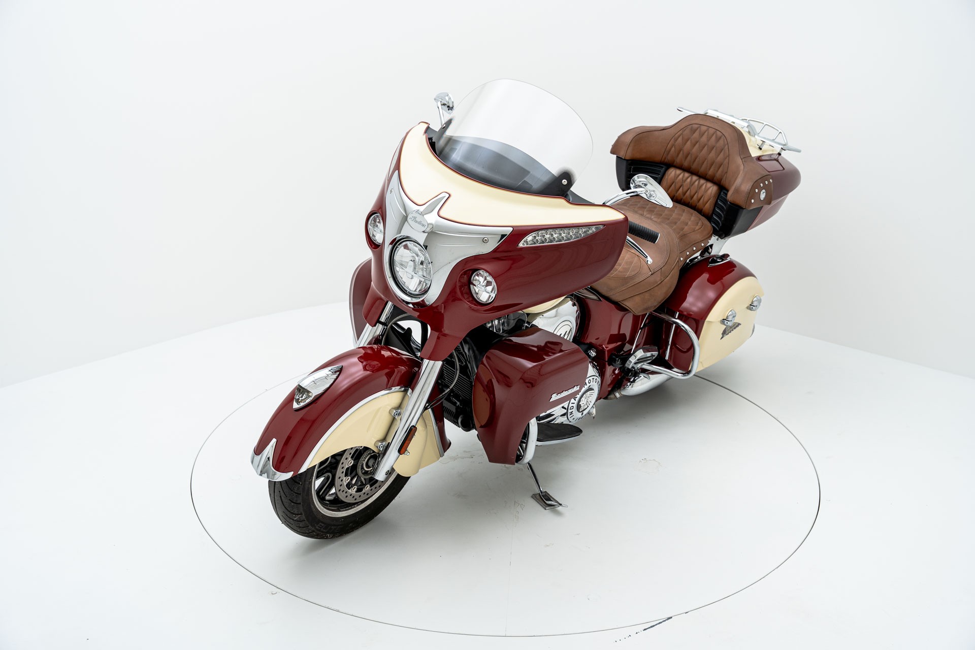 INDIAN Roadmaster-showroom-element-2