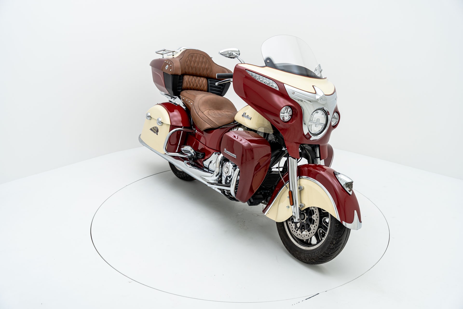 INDIAN Roadmaster-showroom-element-1