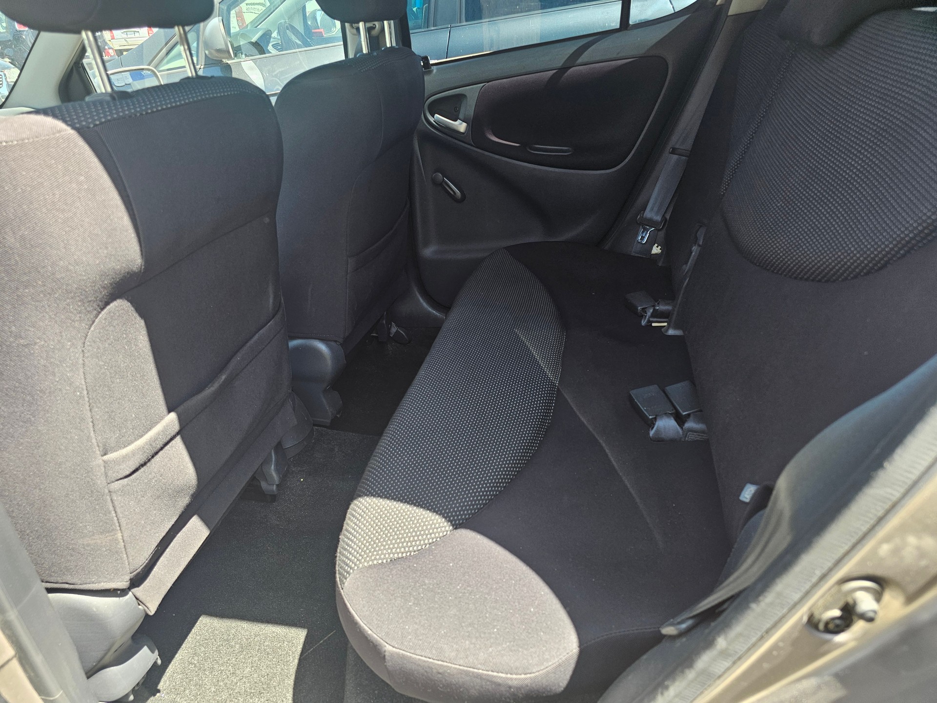 TOYOTA Yaris 1.5 TS-image-8