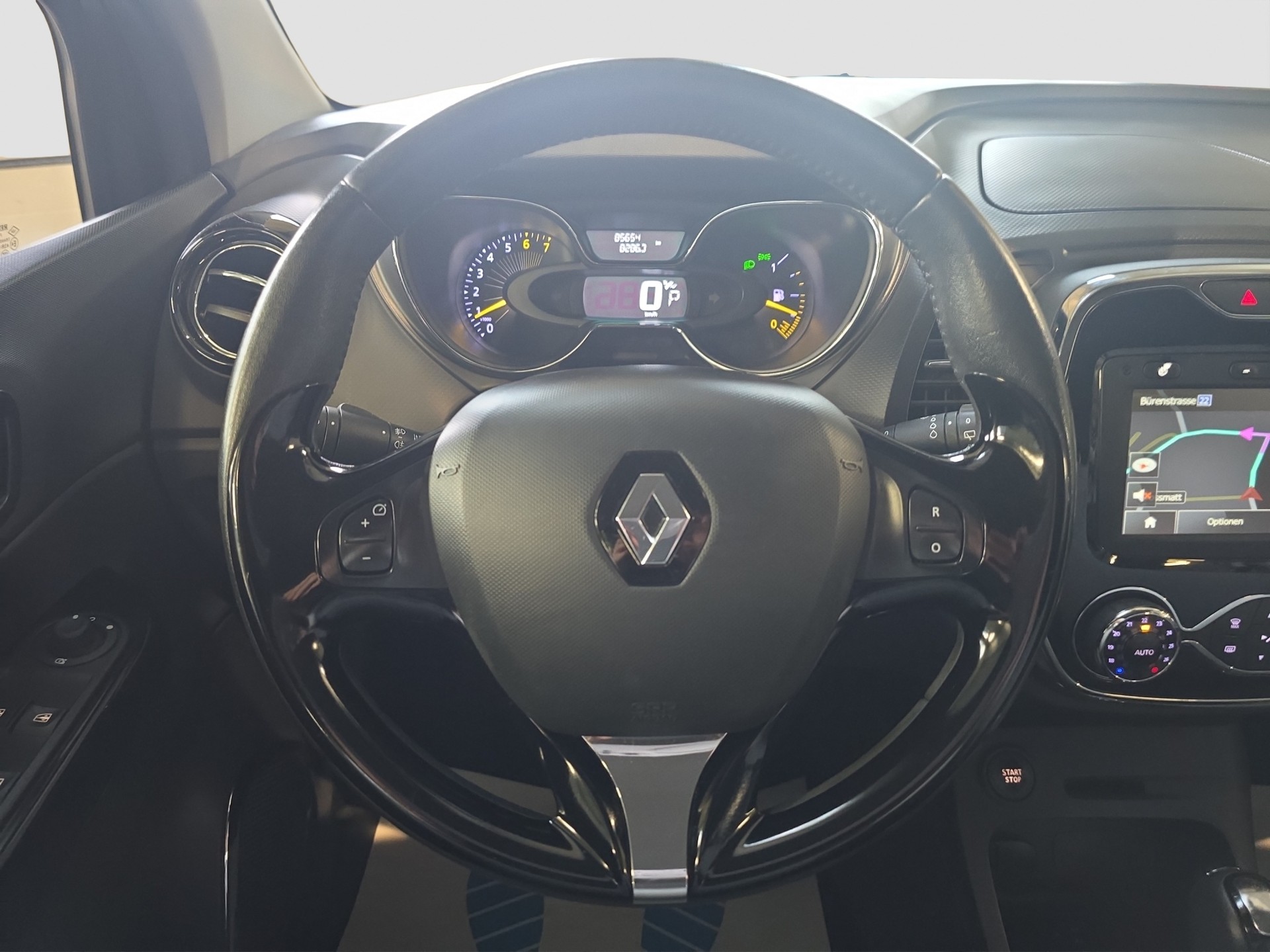 RENAULT Captur 1.2 T 16V Privilège EDC-image-12