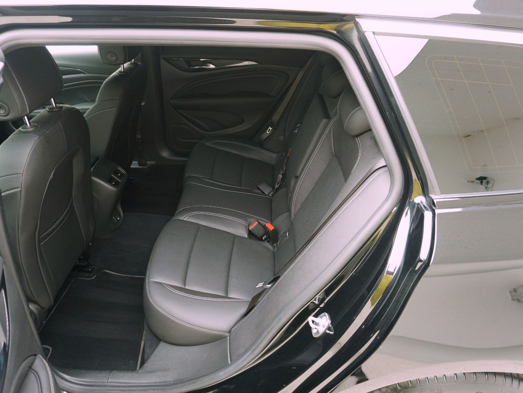 OPEL Insignia Sports Tourer 1.5 T OPC Line-image-10