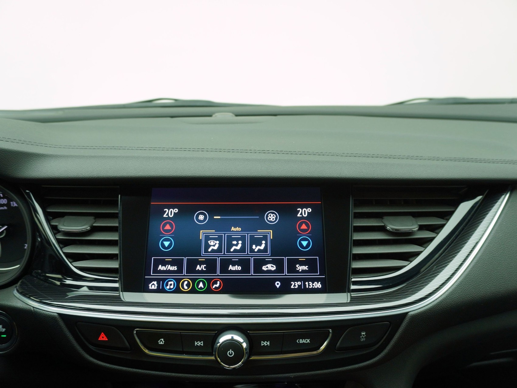 OPEL Insignia Sports Tourer 1.5 T OPC Line-image-17