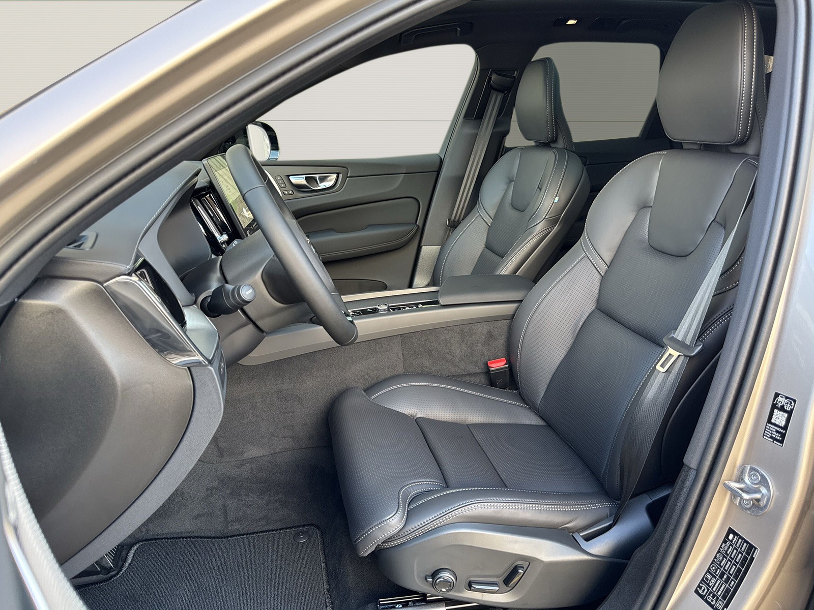 VOLVO XC60 2.0 T8 TE Ultra Dark eAWD-image-7