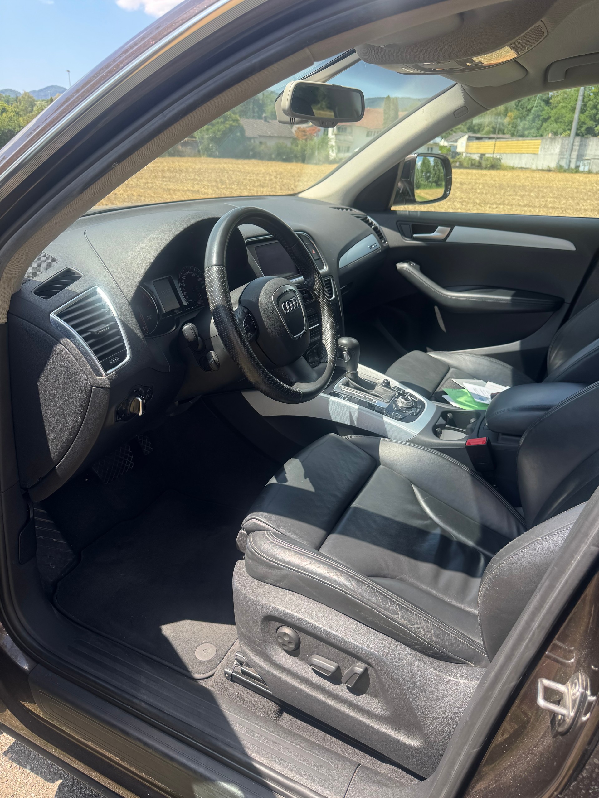 AUDI Q5 2.0 TFSI quattro S-tronic-image-10