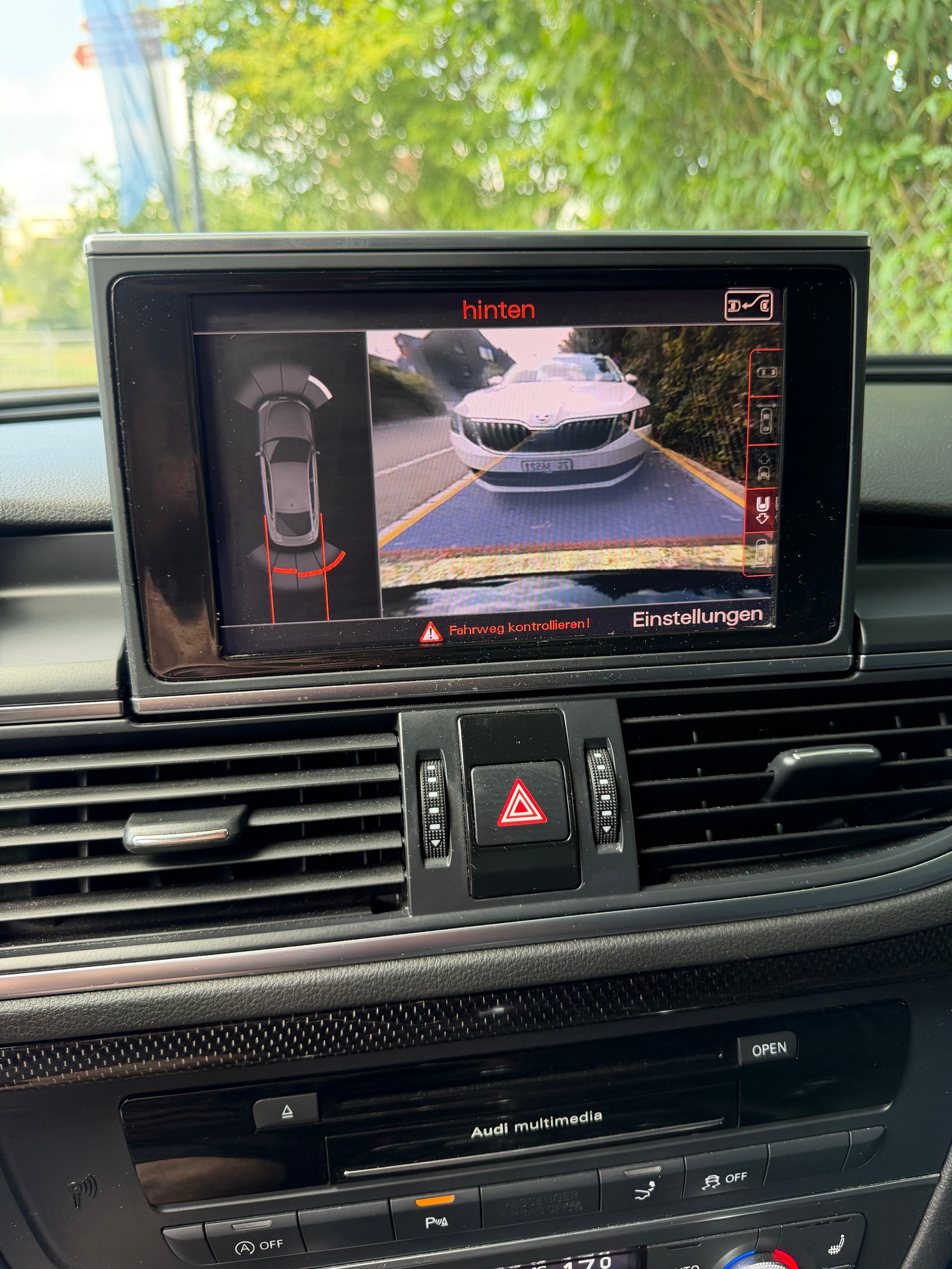 AUDI 4.0 V8 TFSI quattro S-Tronic-image-12