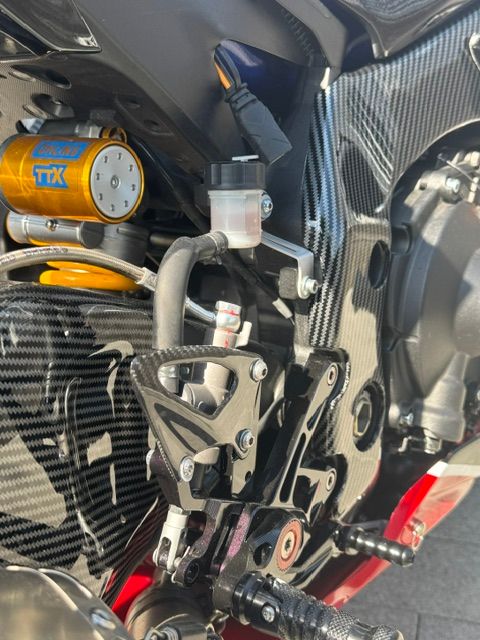 YAMAHA YZF-R1 ABS-image-3