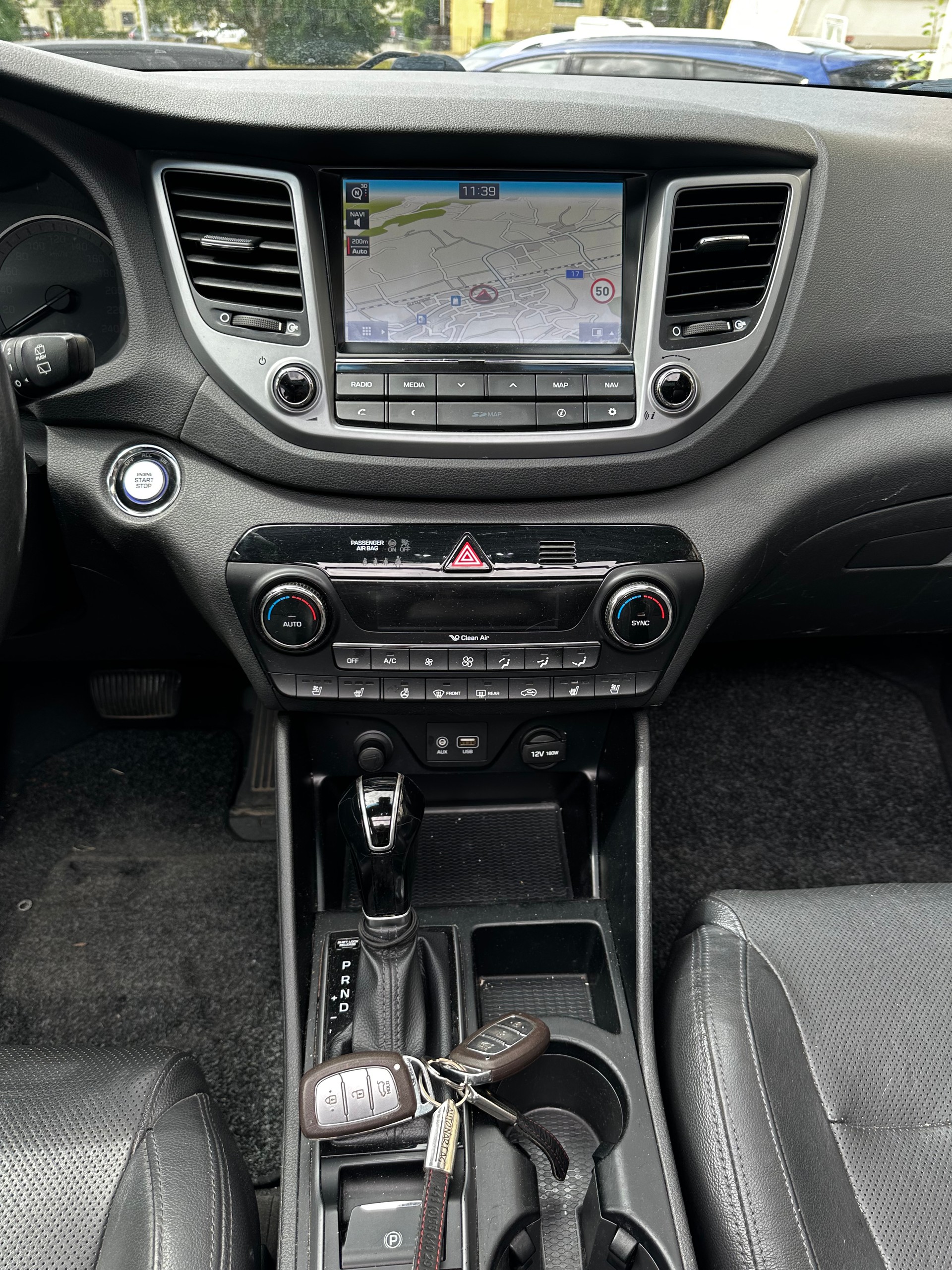 HYUNDAI Tucson 2.0 CRDI Launch Edition 4WD Automatic-image-8