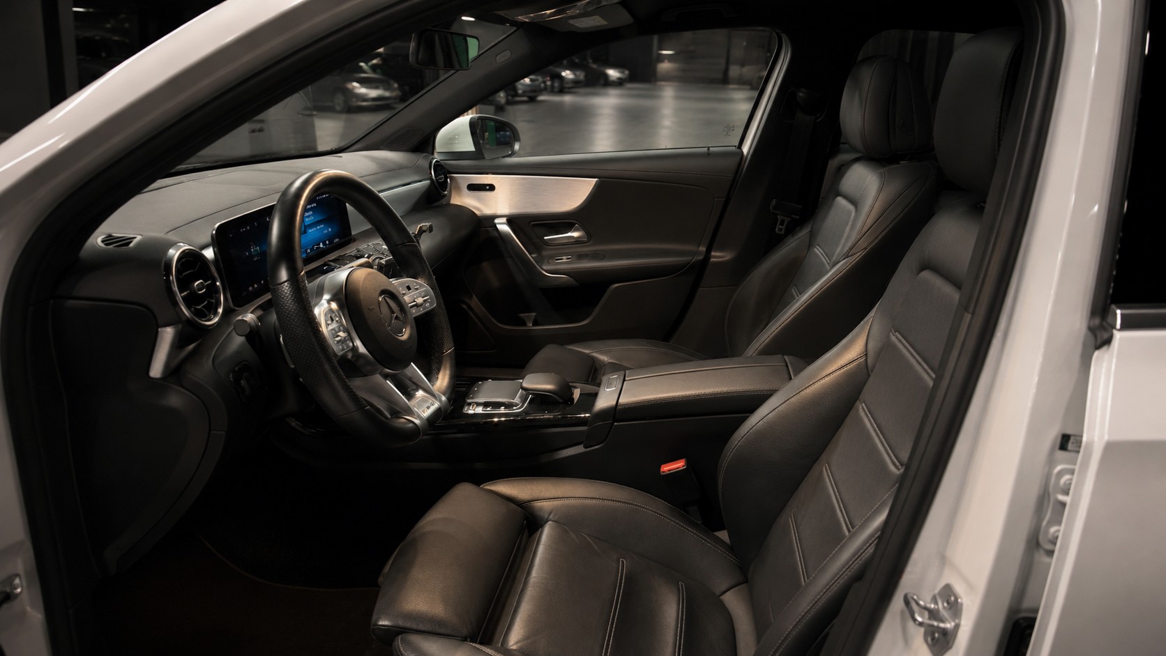 MERCEDES-BENZ A 250 4Matic Progressive 7G-DCT-image-5