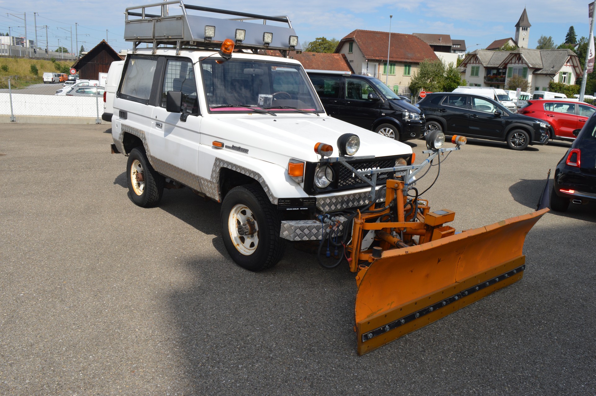 TOYOTA LAND CRUISER-showroom-element-2