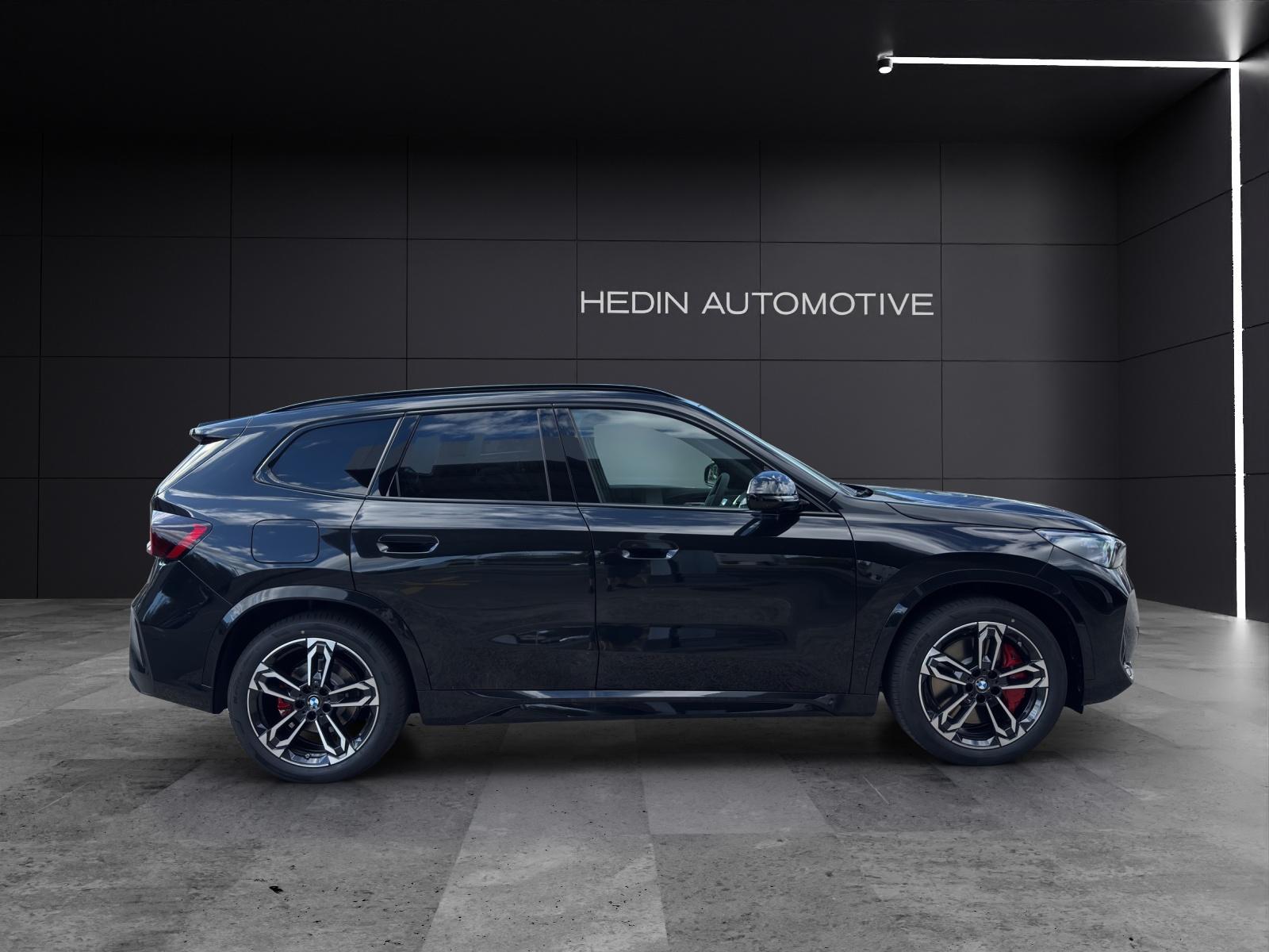 BMW iX1 30 xDrive-image-4