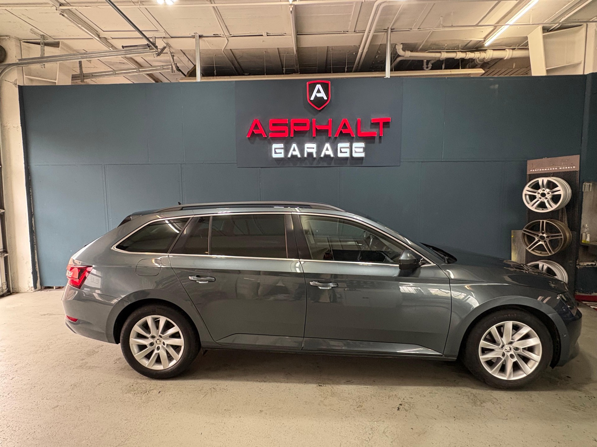 SKODA Superb Combi 1.5 TSI ACT Ambition DSG-showroom-element-2