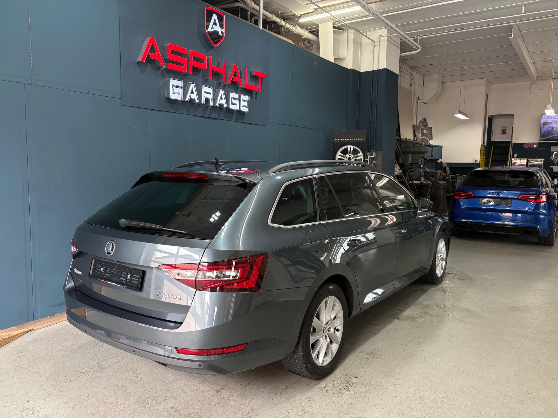SKODA Superb Combi 1.5 TSI ACT Ambition DSG-showroom-element-3