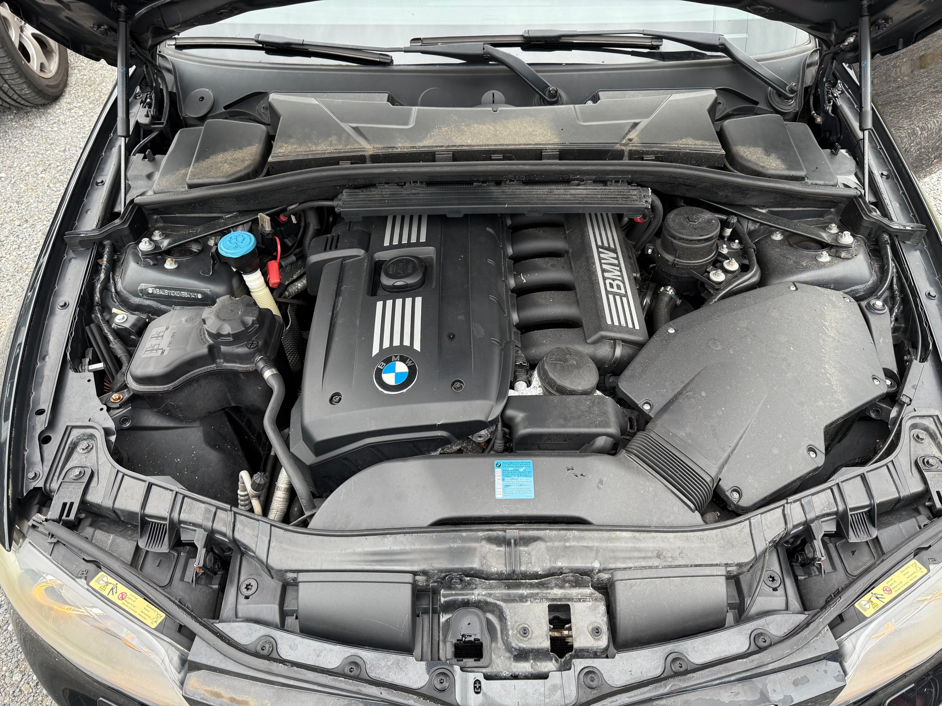 BMW 130i Steptronic-image-10