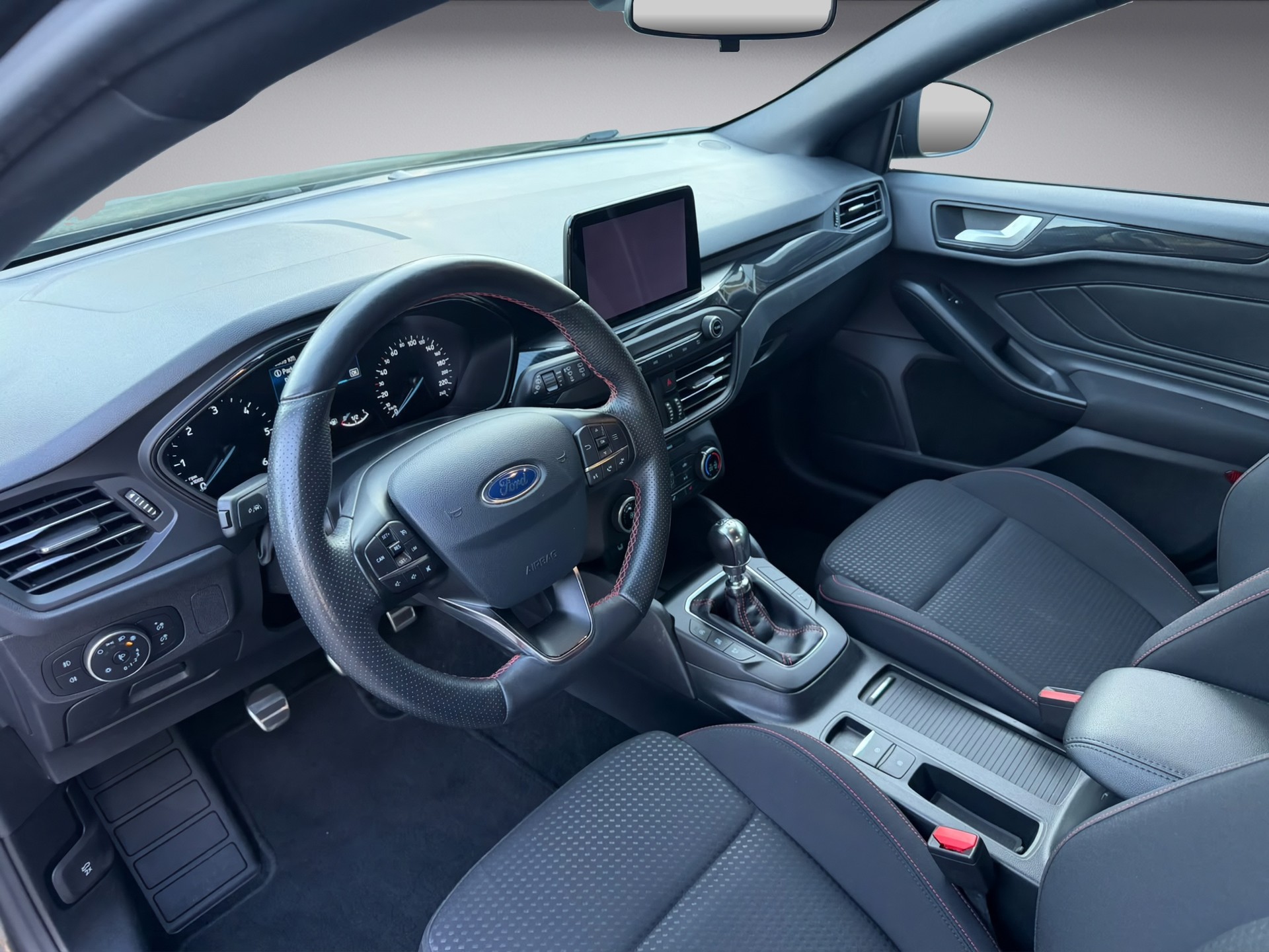 FORD Focus 2.0 TDCi ST Line * Diesel *-image-8