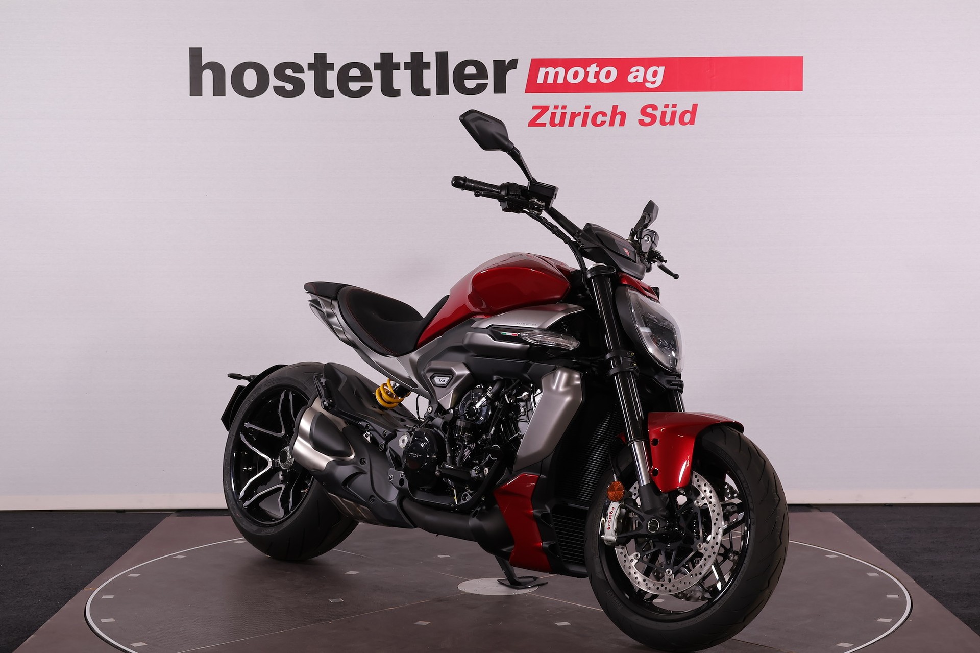 DUCATI X Diavel V4-showroom-element-2