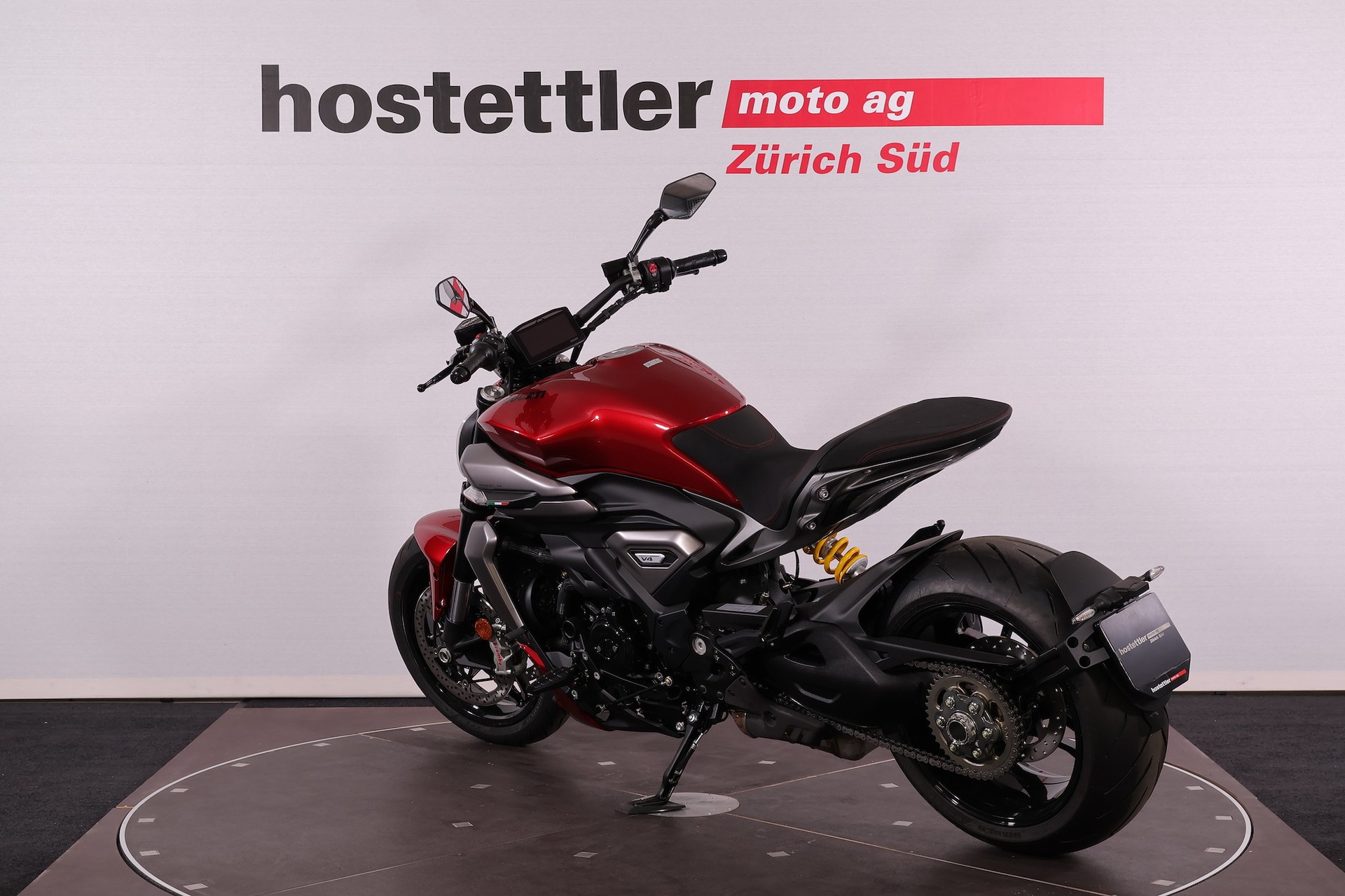 DUCATI X Diavel V4-showroom-element-1