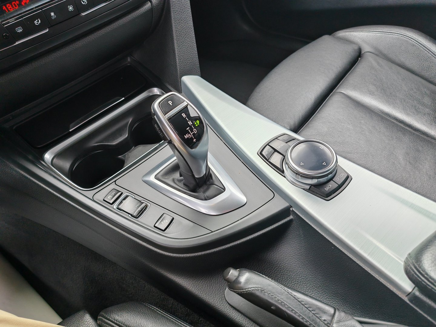 BMW 328i xDrive Touring Sport Line Steptronic – 245 ch – ACC, PDC av/ar [Expertisé + Garantie 12 mois]-image-11