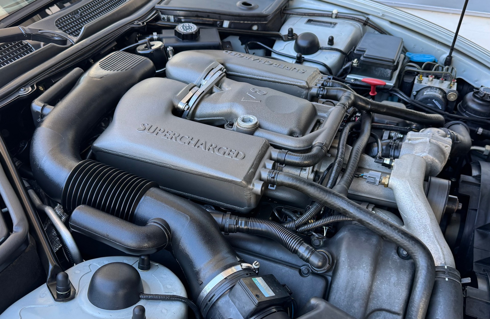 JAGUAR XKR S/C Convertible-image-19