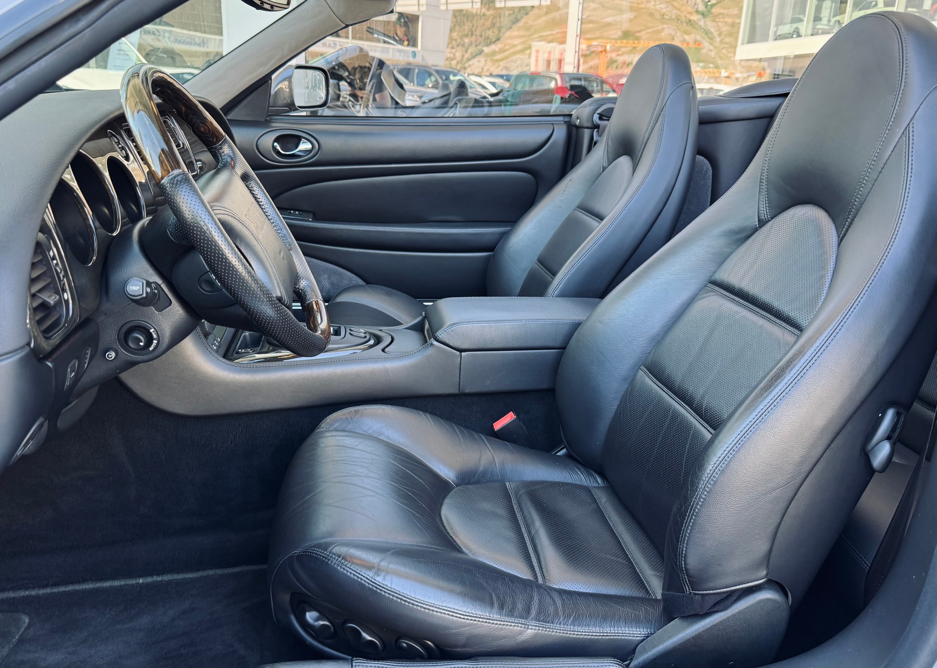 JAGUAR XKR S/C Convertible-image-9