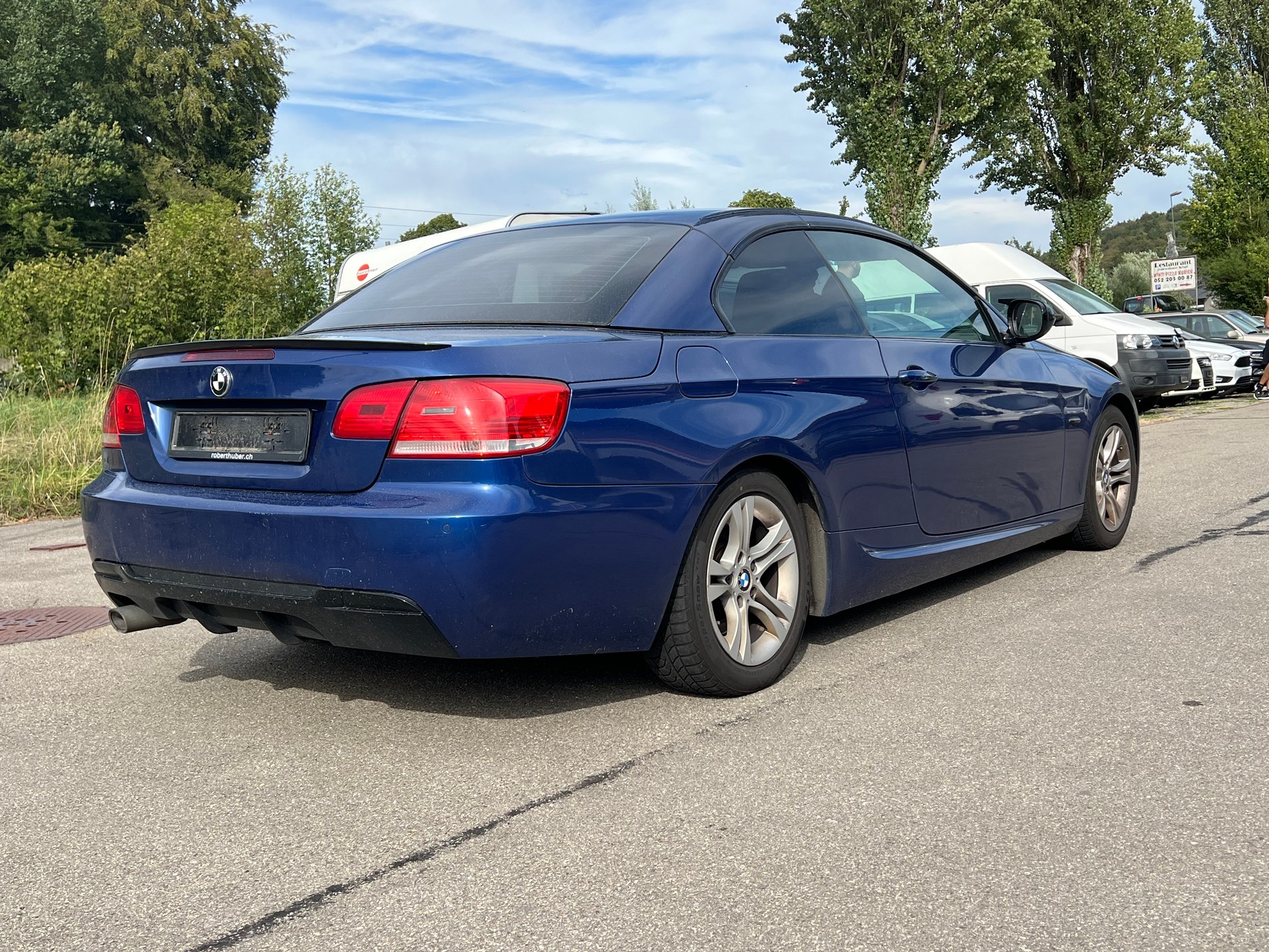 BMW 320d Cabriolet-image-3