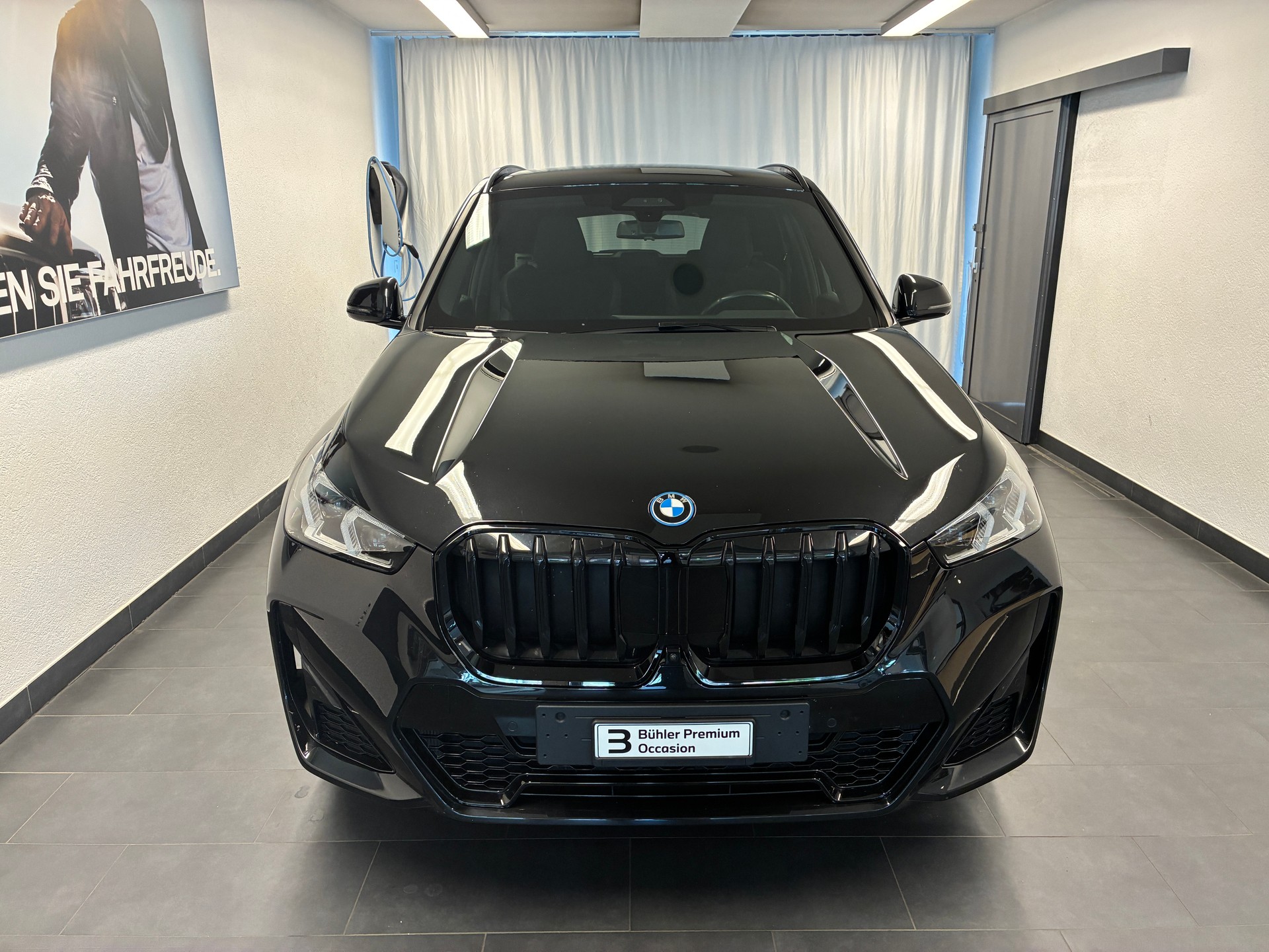 BMW X1 25e xDrive M Sport-showroom-element-1