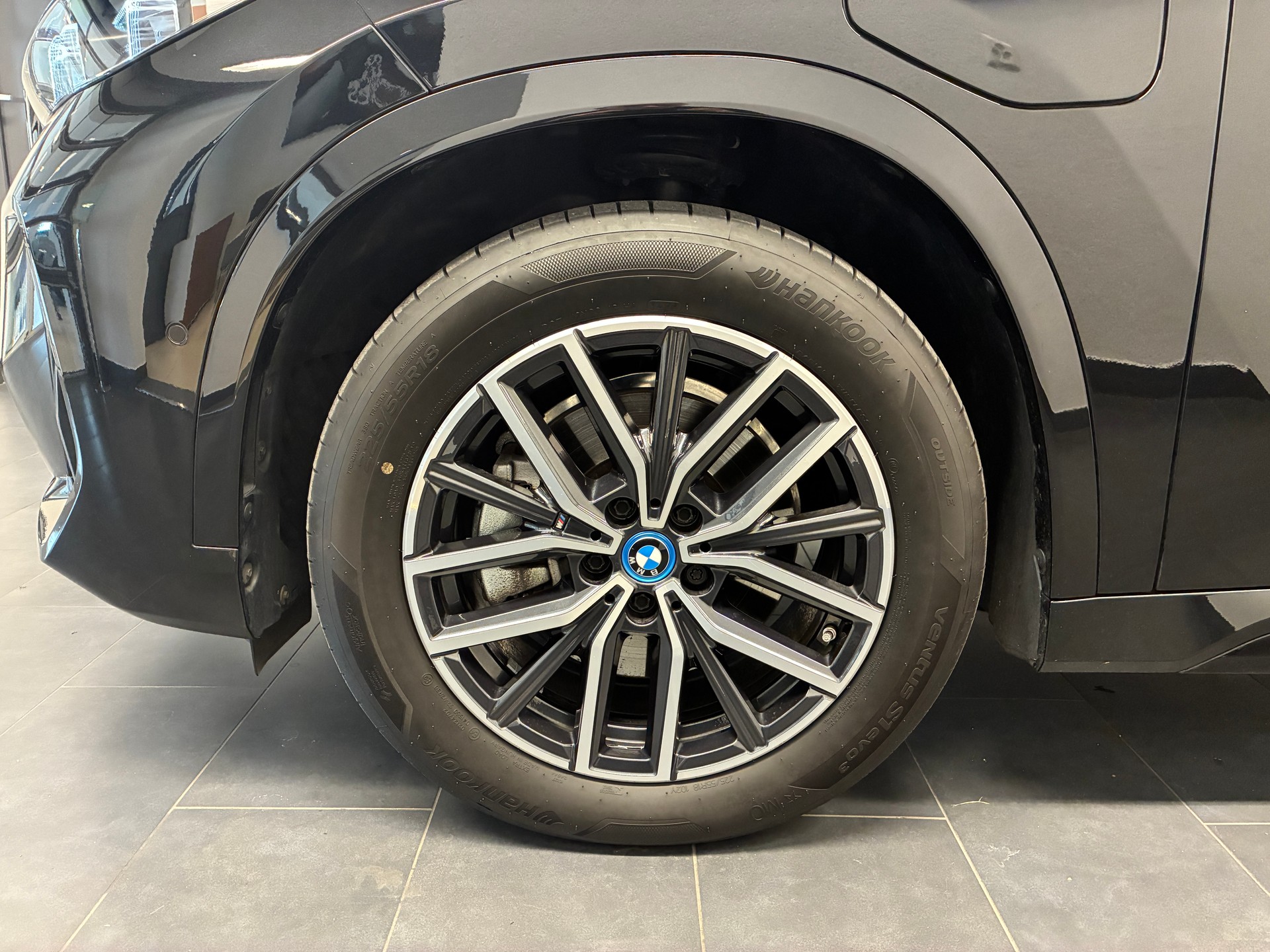 BMW X1 25e xDrive M Sport-showroom-element-2