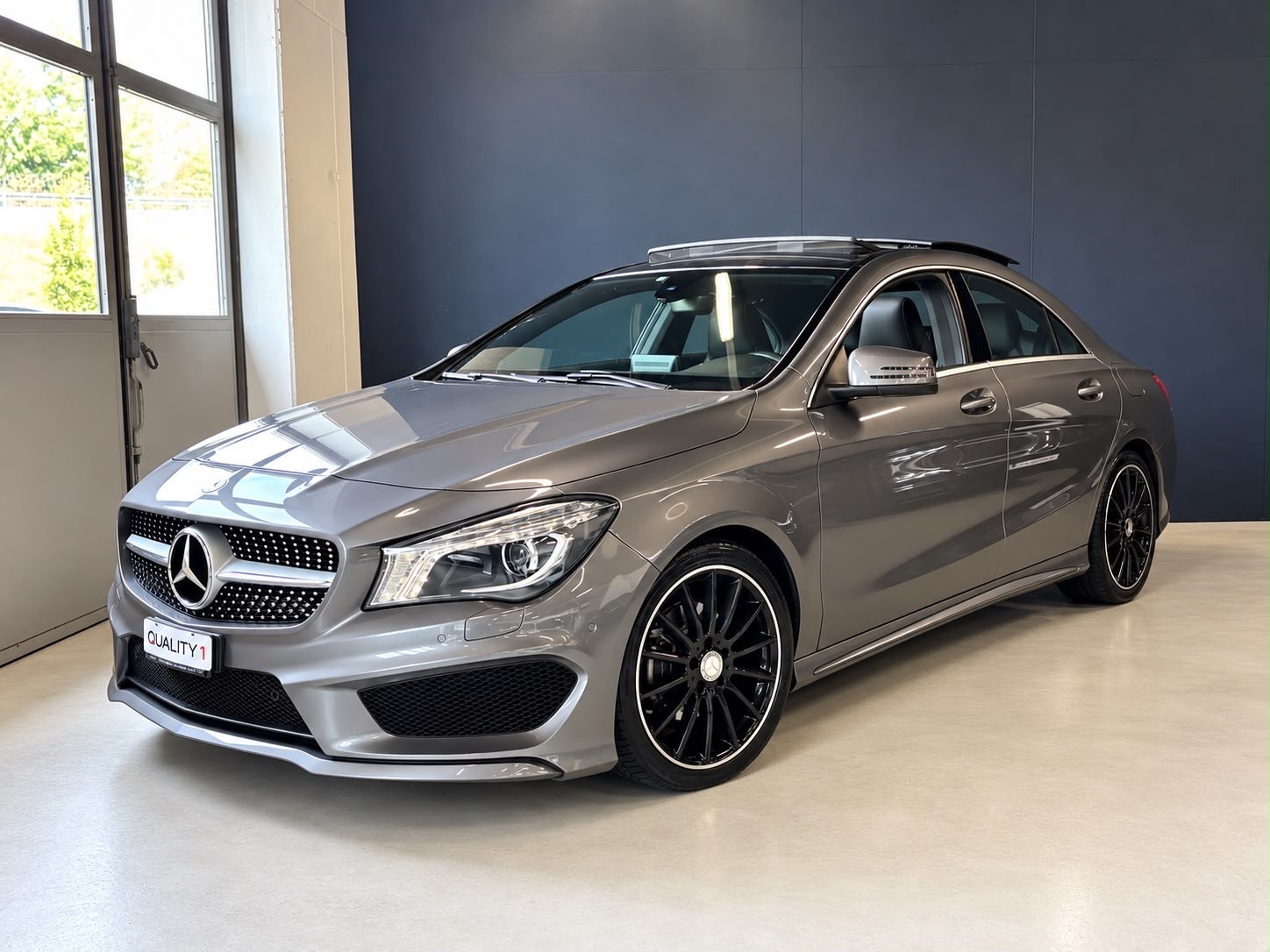 MERCEDES-BENZ CLA 180 AMG Line 7G-DCT-image-5