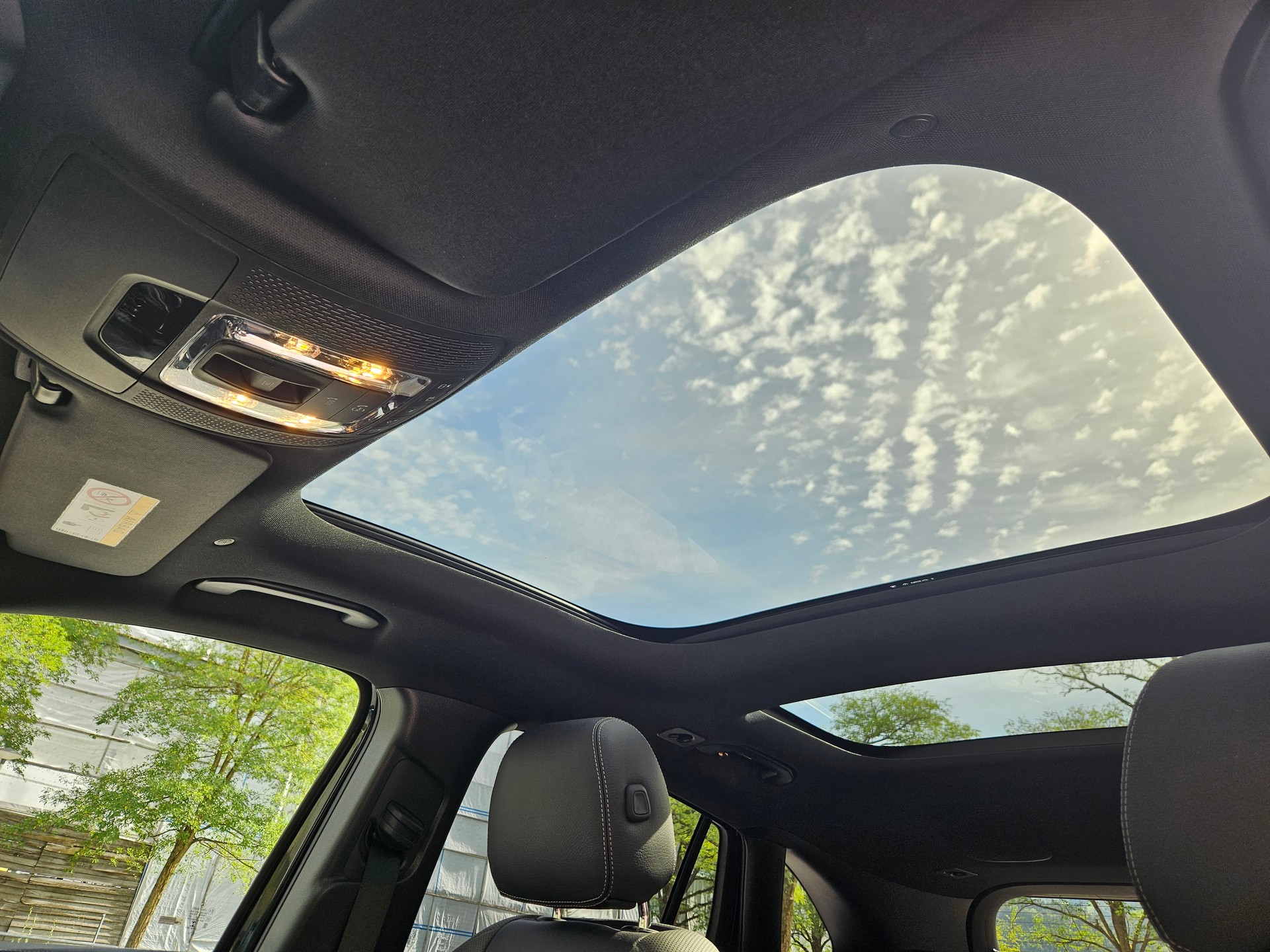 MERCEDES-BENZ GLA 45 S AMG 4matic+-image-4
