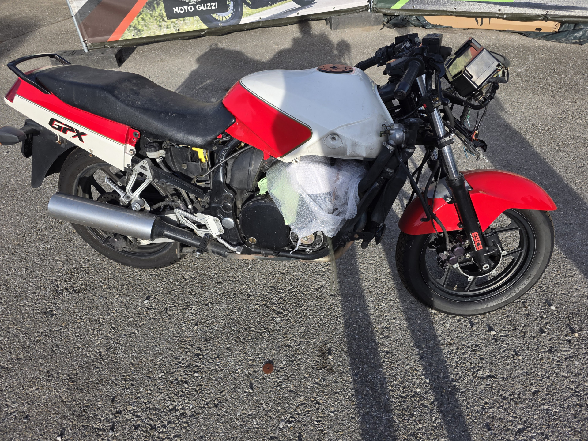 KAWASAKI GPX 750 R