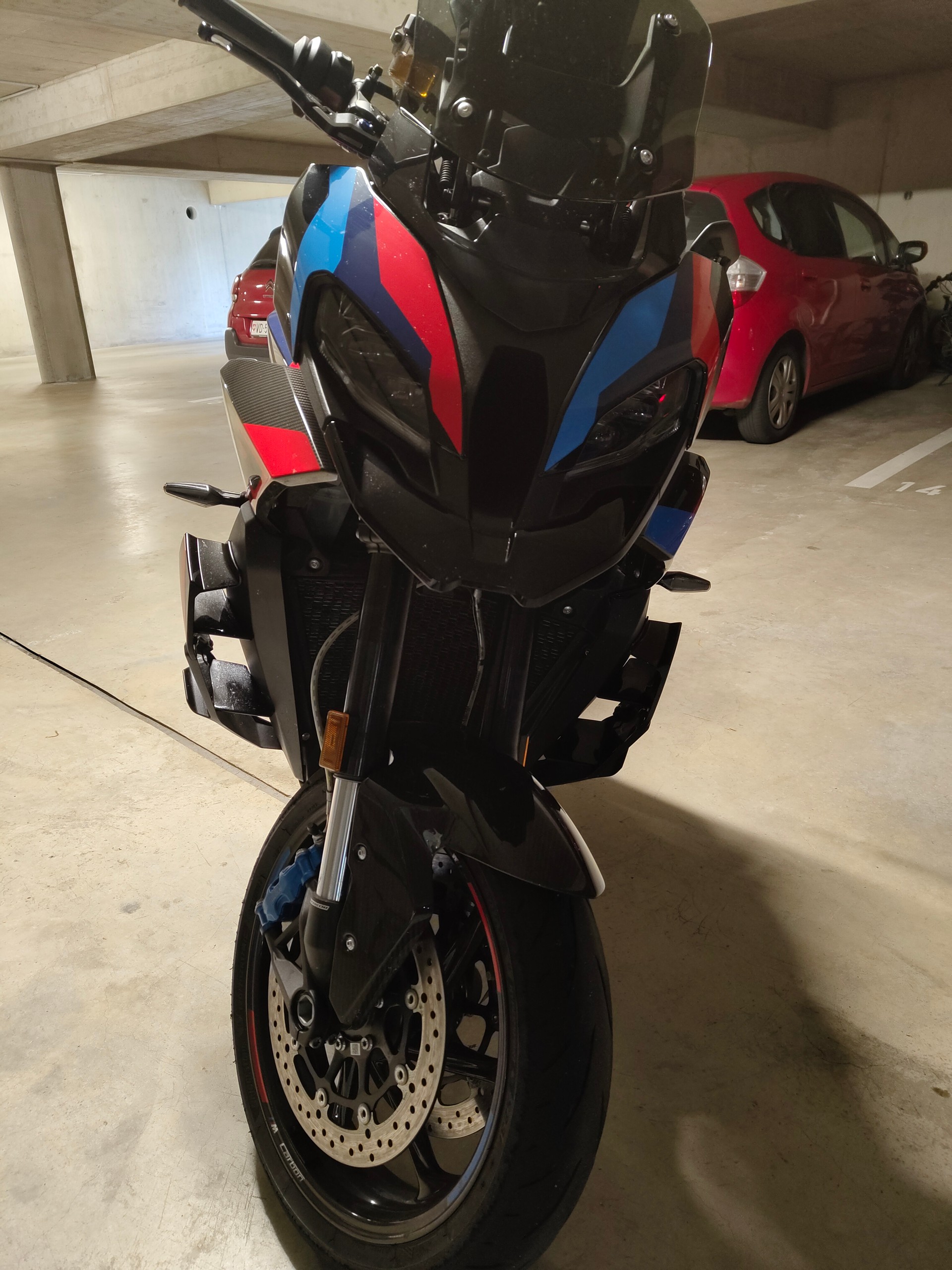 BMW M 1000 XR-image-2