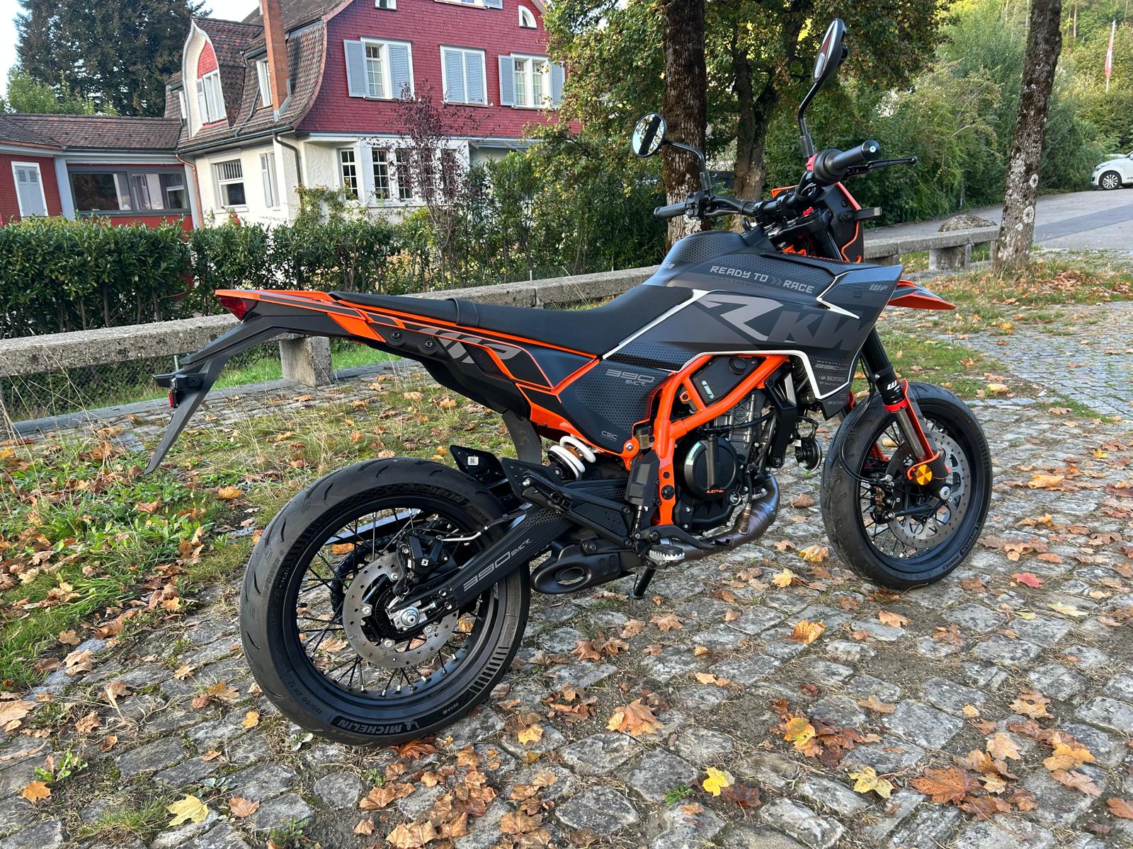KTM BLACK EDITION-image-2