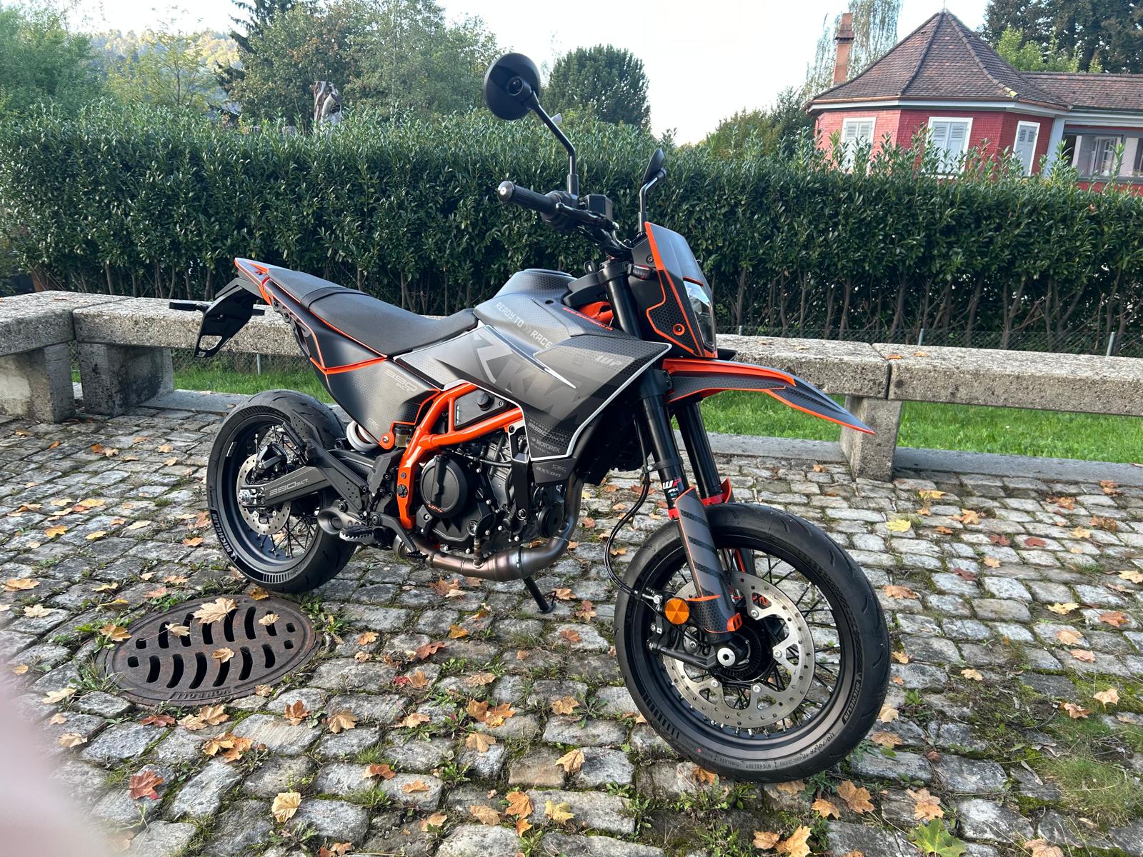 KTM BLACK EDITION-image-11