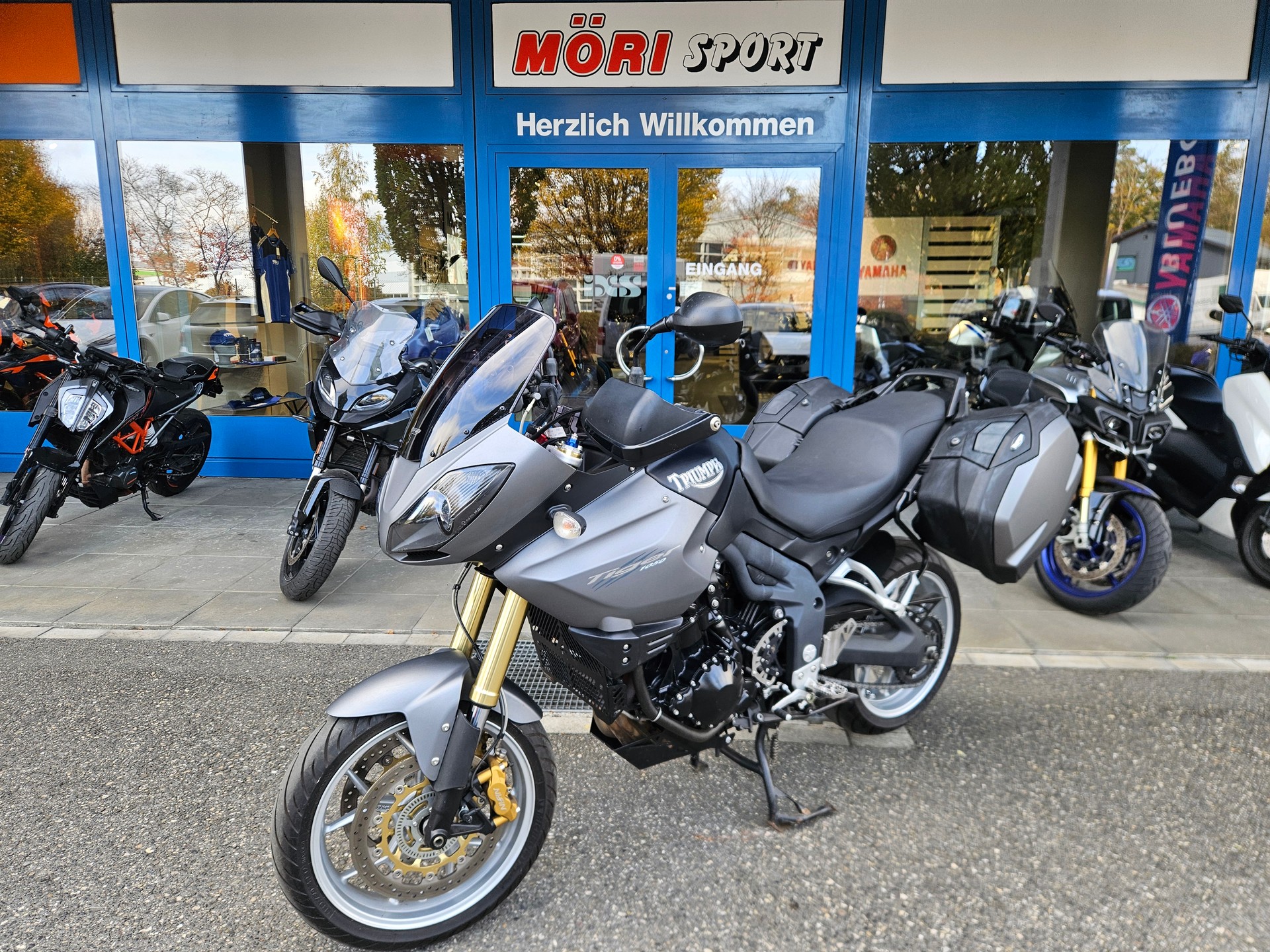 TRIUMPH Tiger 1050 ABS-image-2