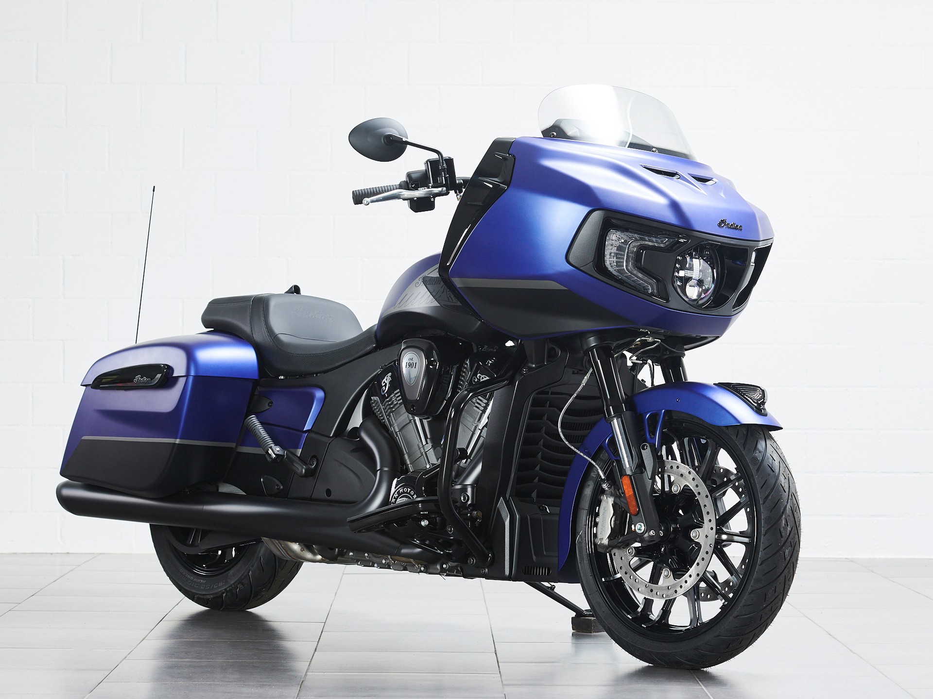 INDIAN Challenger Dark Horse-image-1