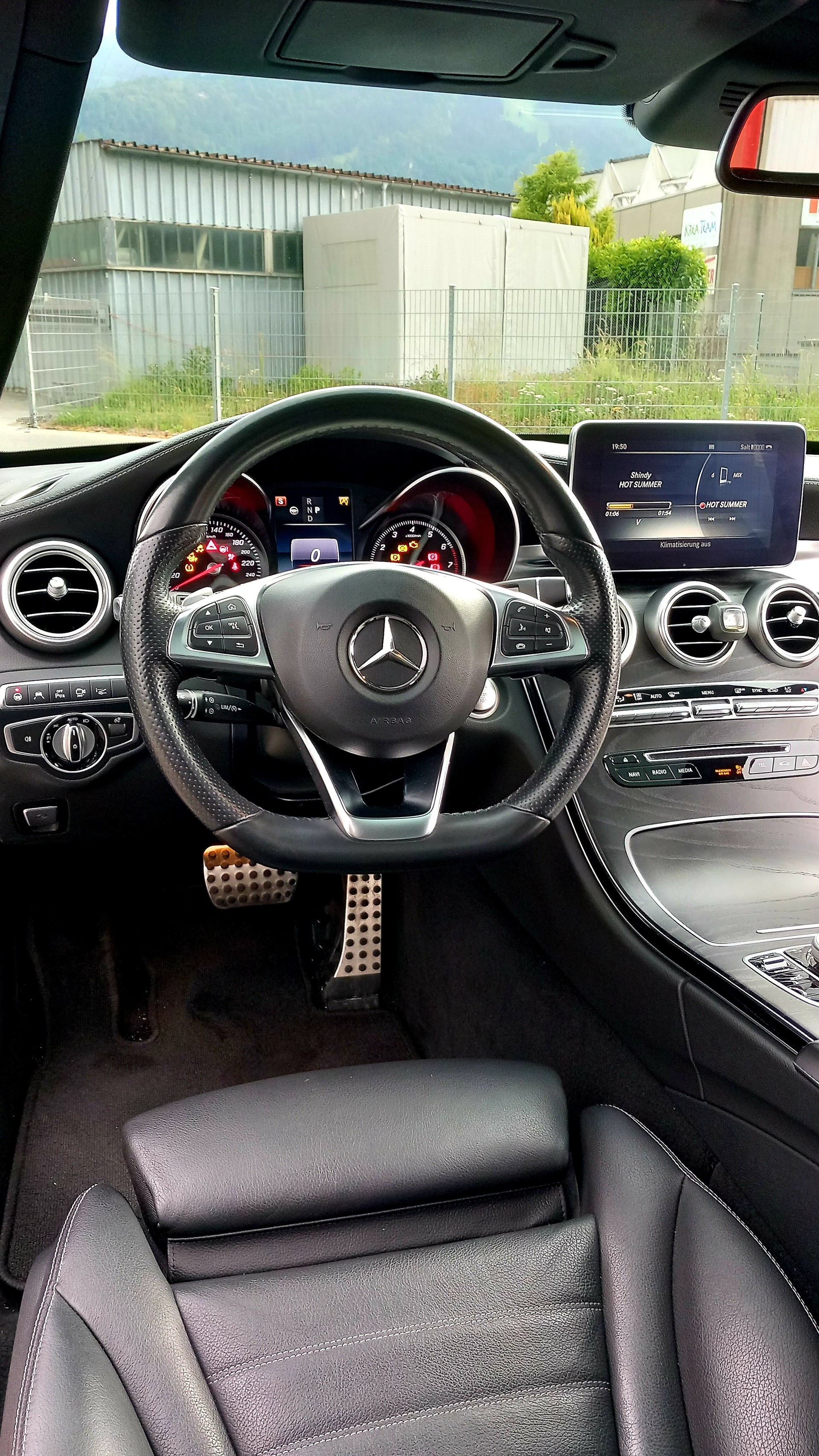 MERCEDES-BENZ C 400 AMG Line 4Matic 9G-Tronic-image-9