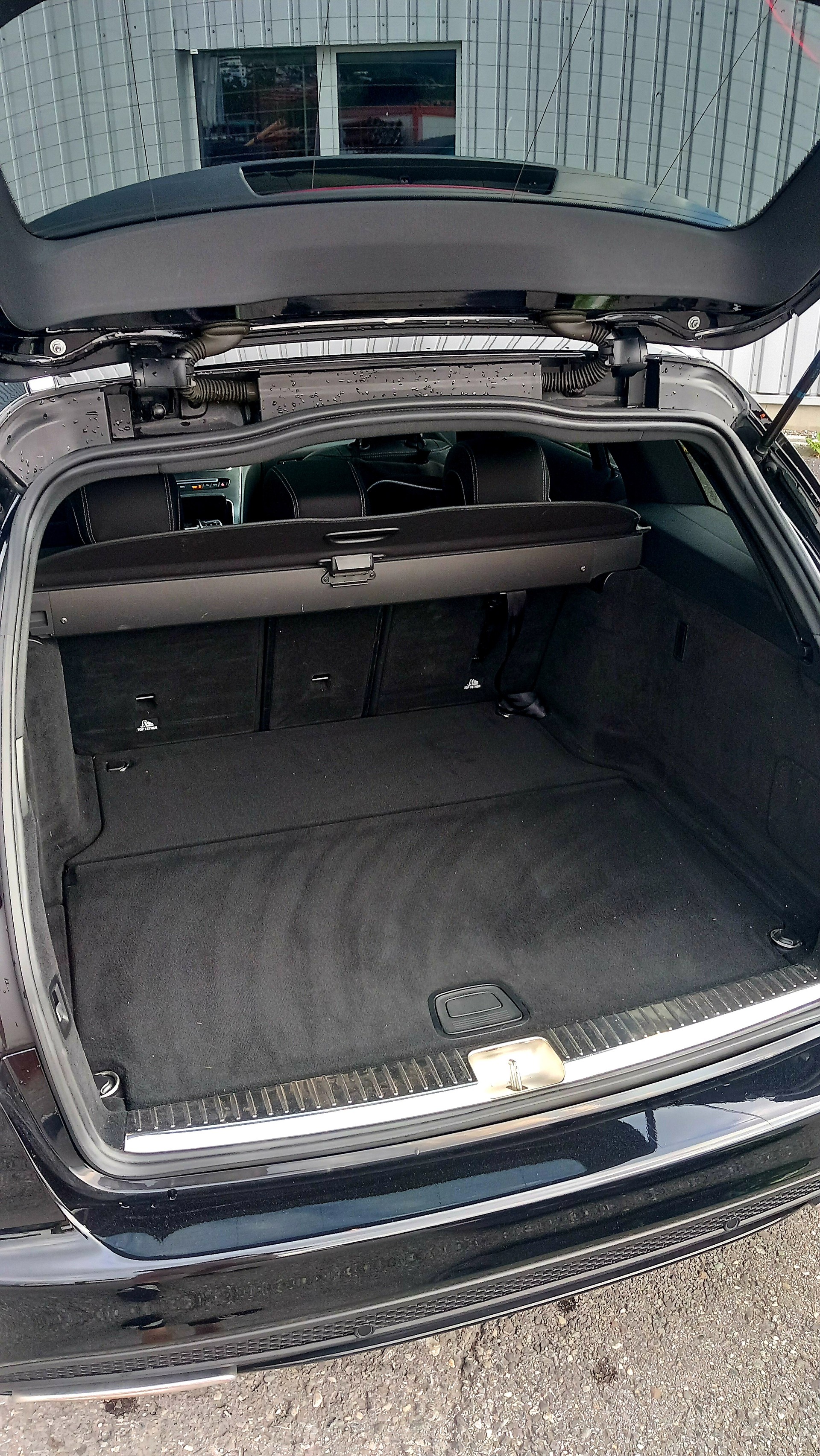MERCEDES-BENZ C 400 AMG Line 4Matic 9G-Tronic-image-17