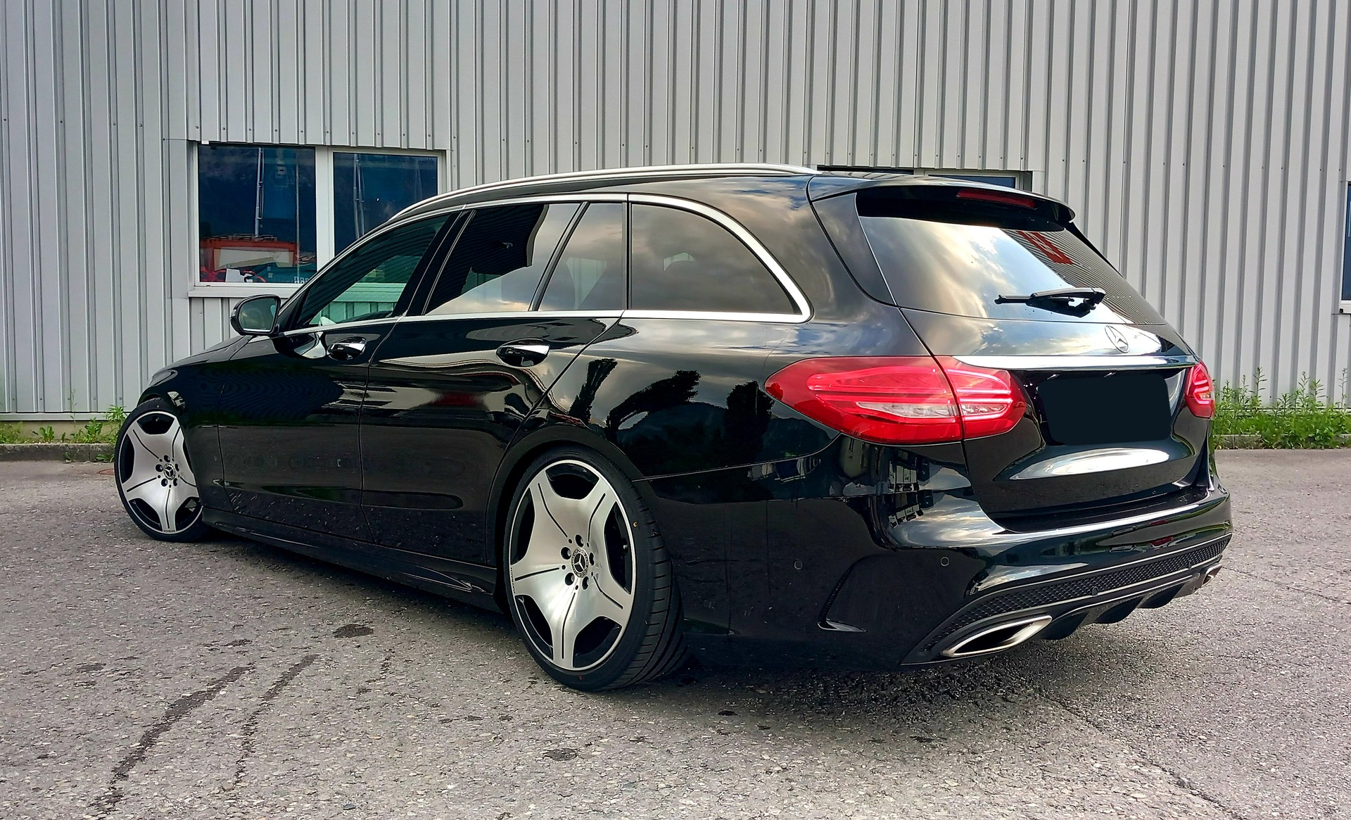MERCEDES-BENZ C 400 AMG Line 4Matic 9G-Tronic-image-3