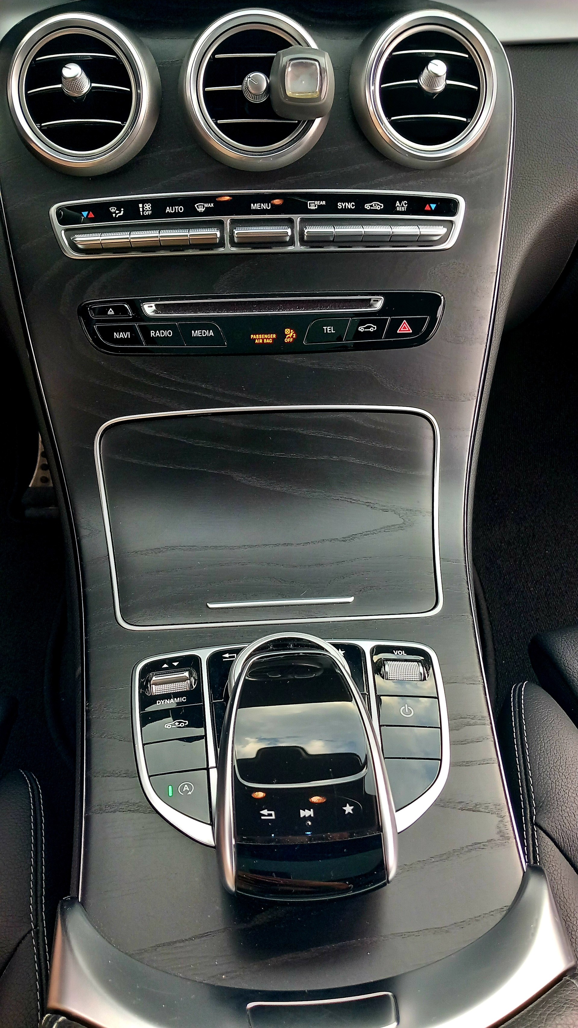 MERCEDES-BENZ C 400 AMG Line 4Matic 9G-Tronic-image-16