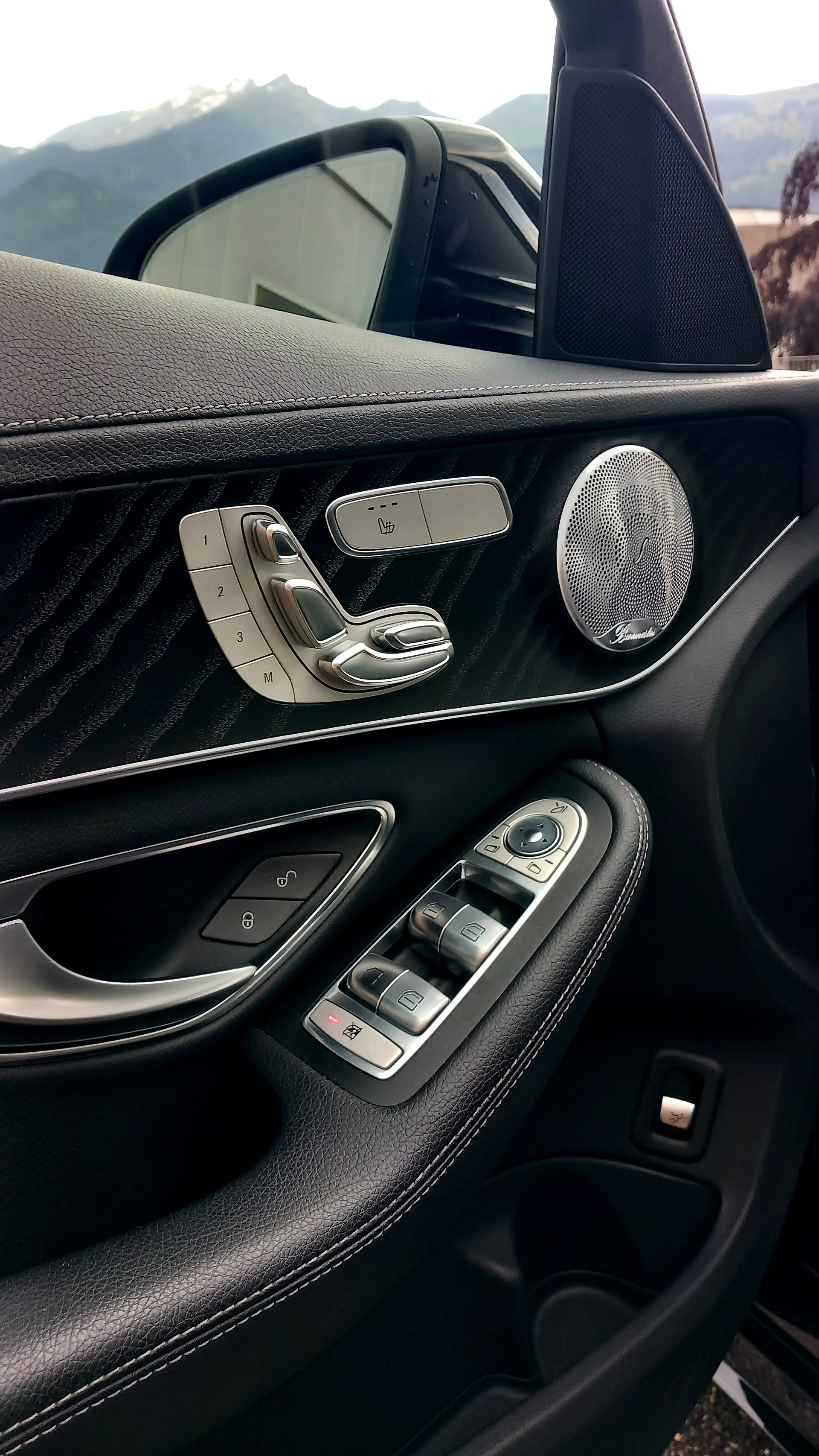 MERCEDES-BENZ C 400 AMG Line 4Matic 9G-Tronic-image-14