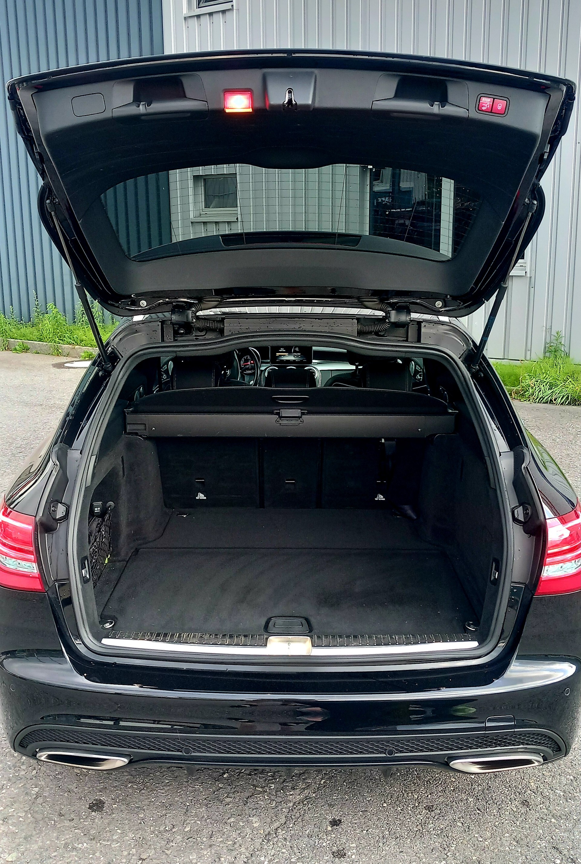 MERCEDES-BENZ C 400 AMG Line 4Matic 9G-Tronic-image-18