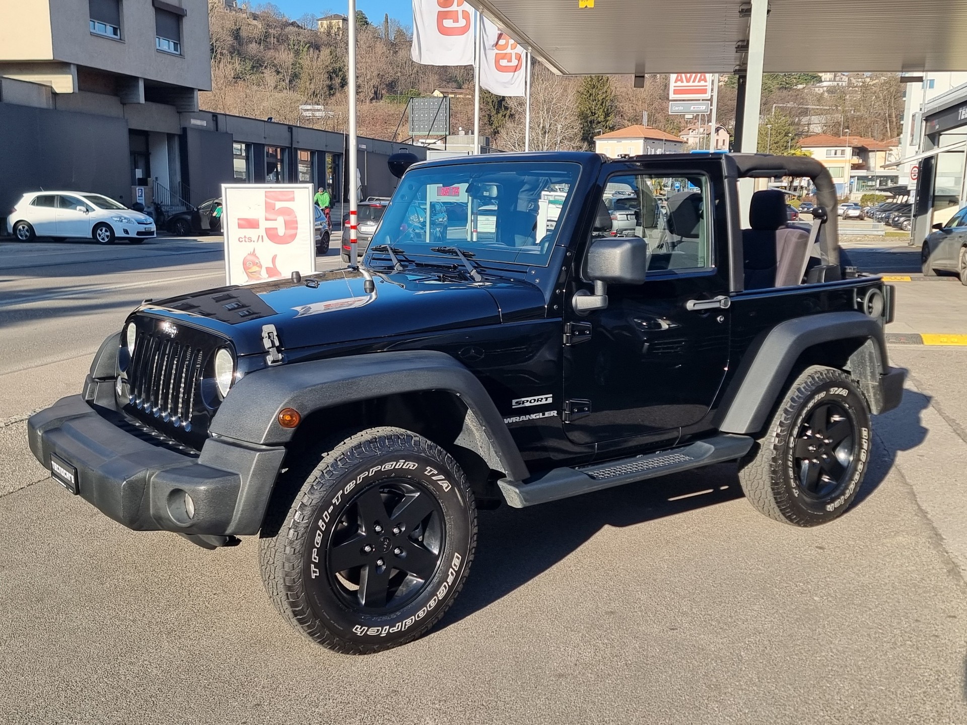JEEP Wrangler 2.8 CRD Sport-image-15