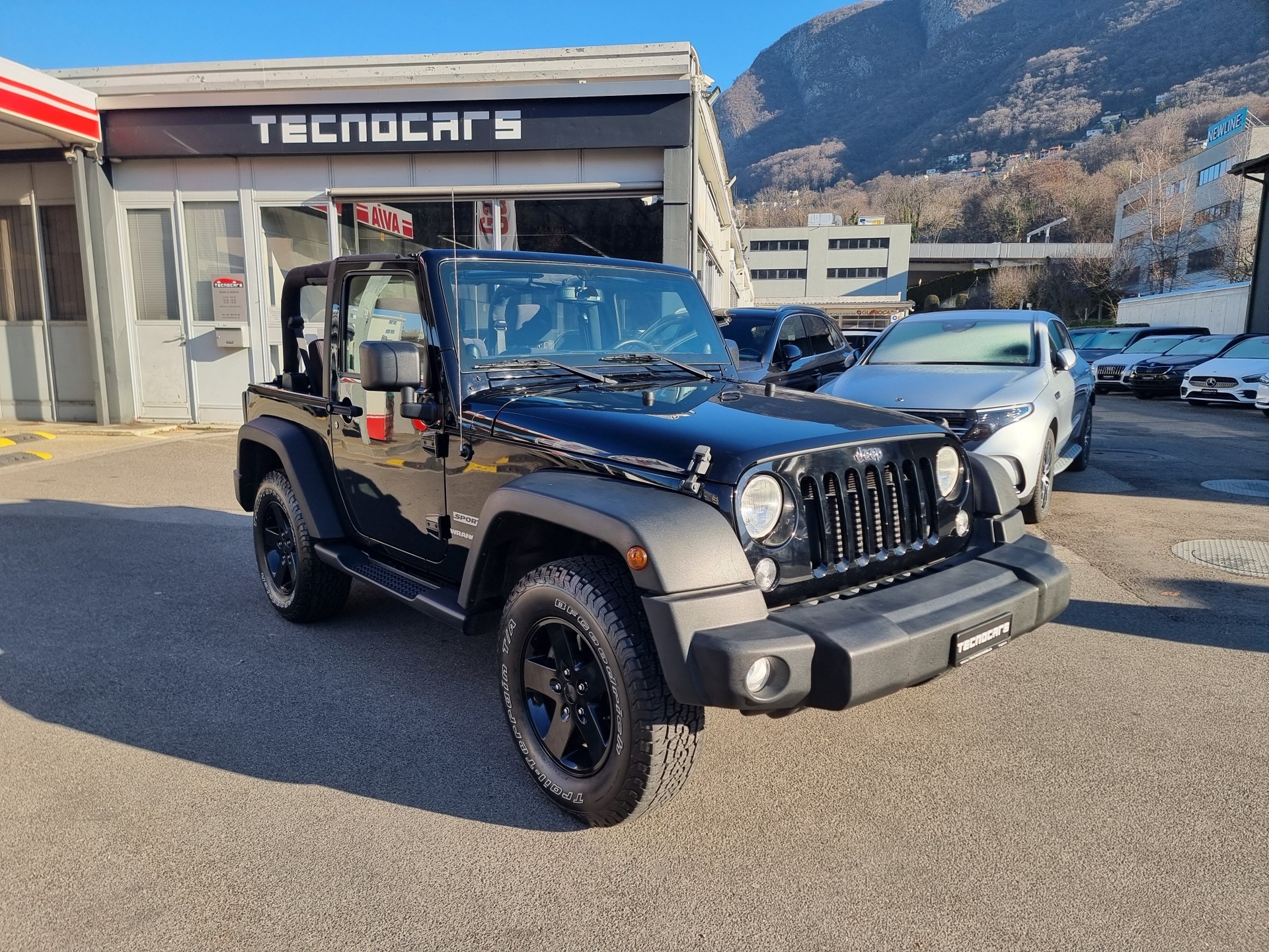 JEEP Wrangler 2.8 CRD Sport-showroom-element-2