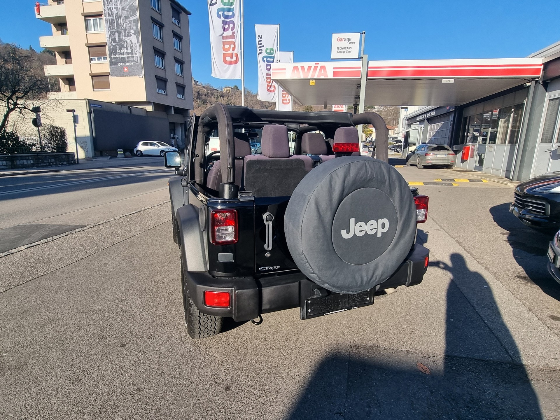 JEEP Wrangler 2.8 CRD Sport-image-16