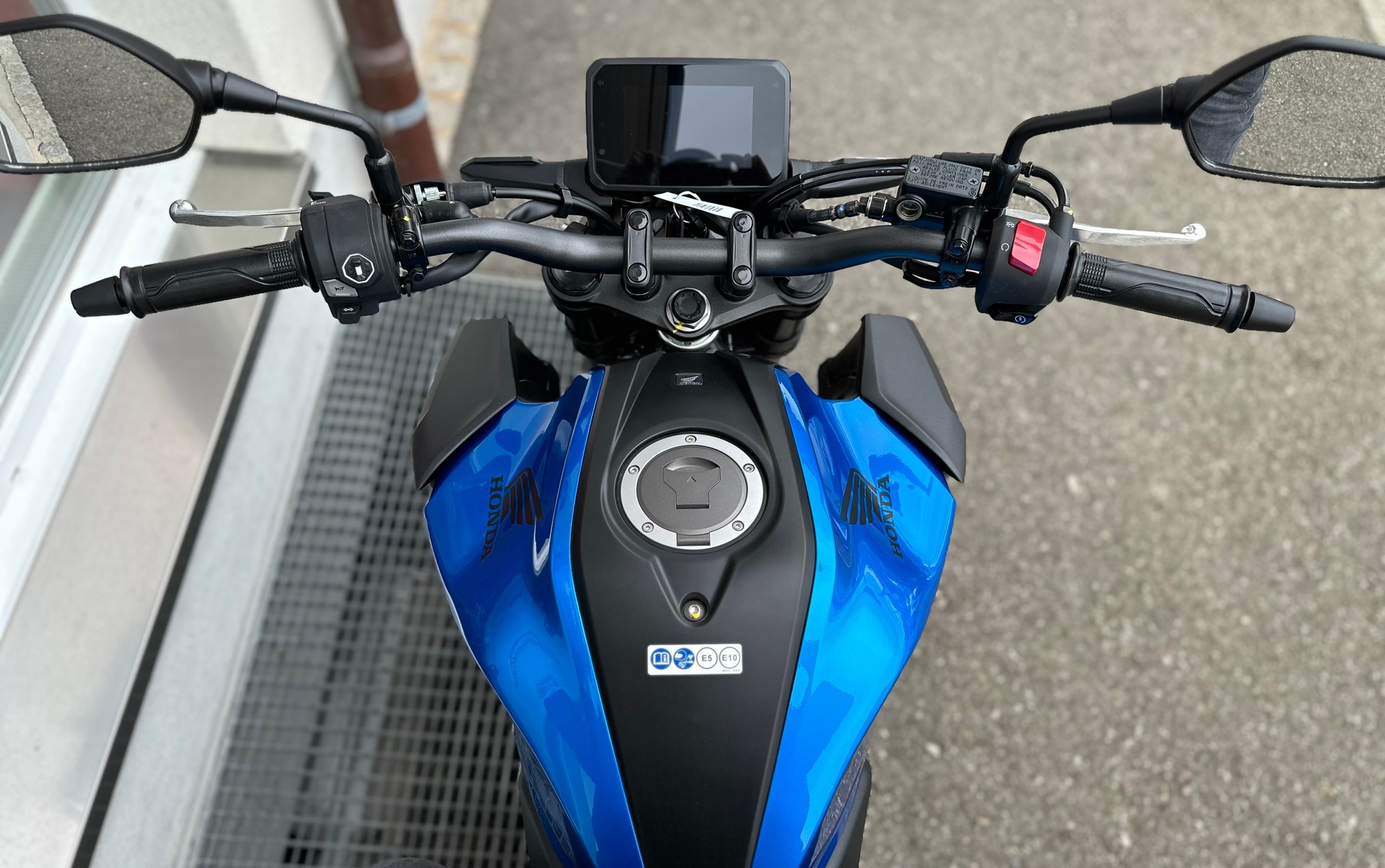 HONDA CB 125 R-image-8