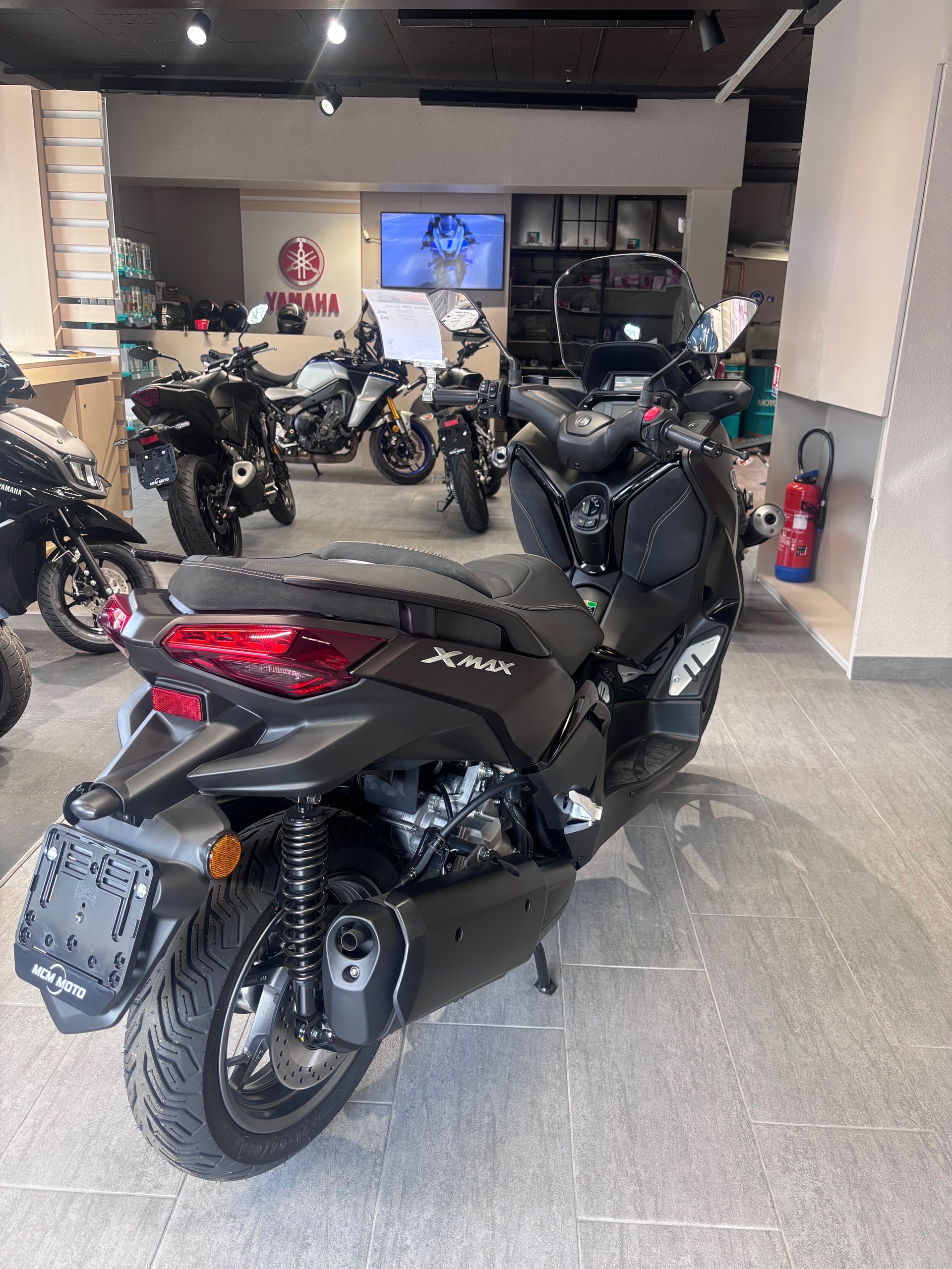 YAMAHA X-Max 300 Tech Max-image-2