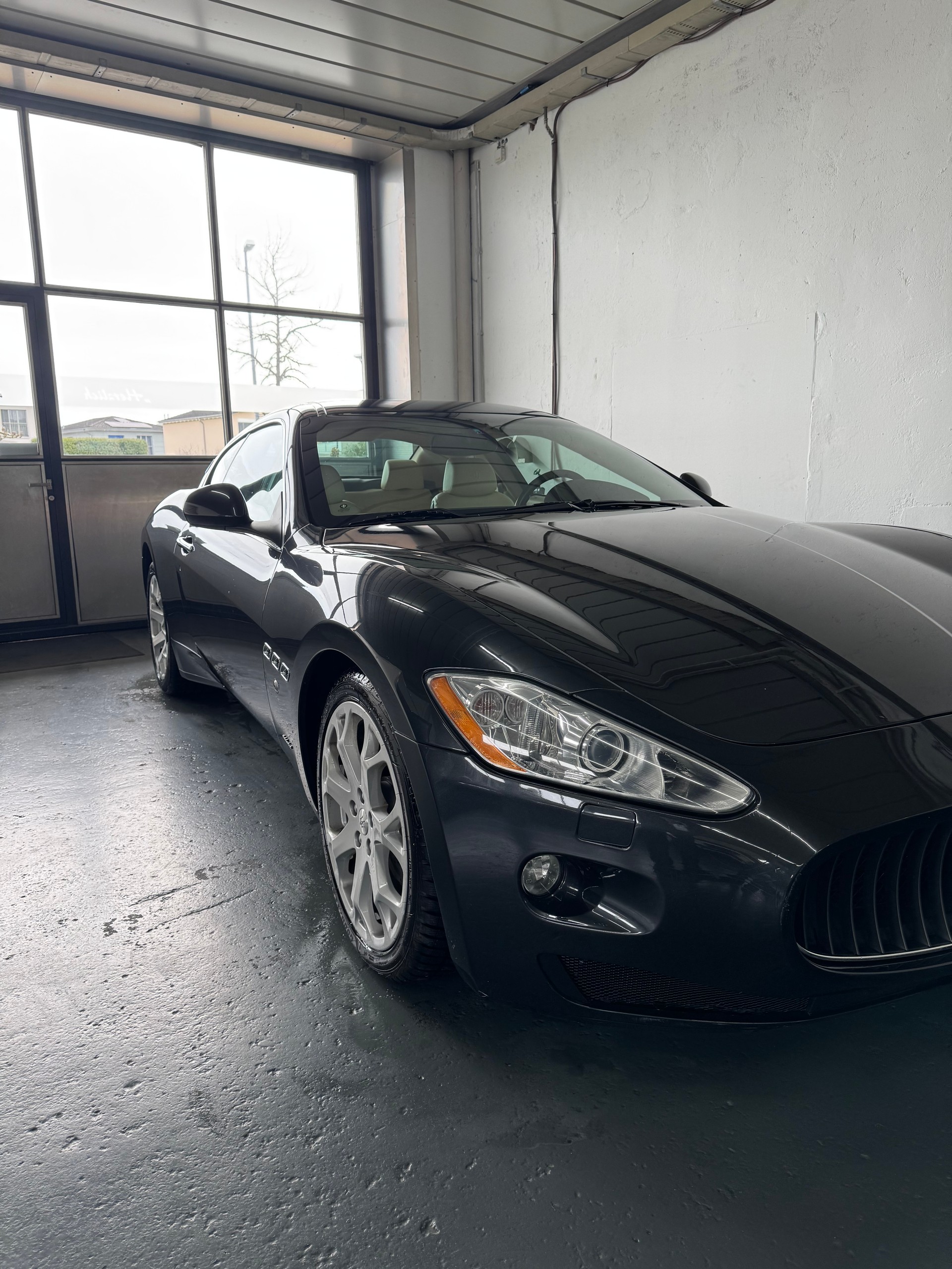 MASERATI GranTurismo Automatica-showroom-element-2