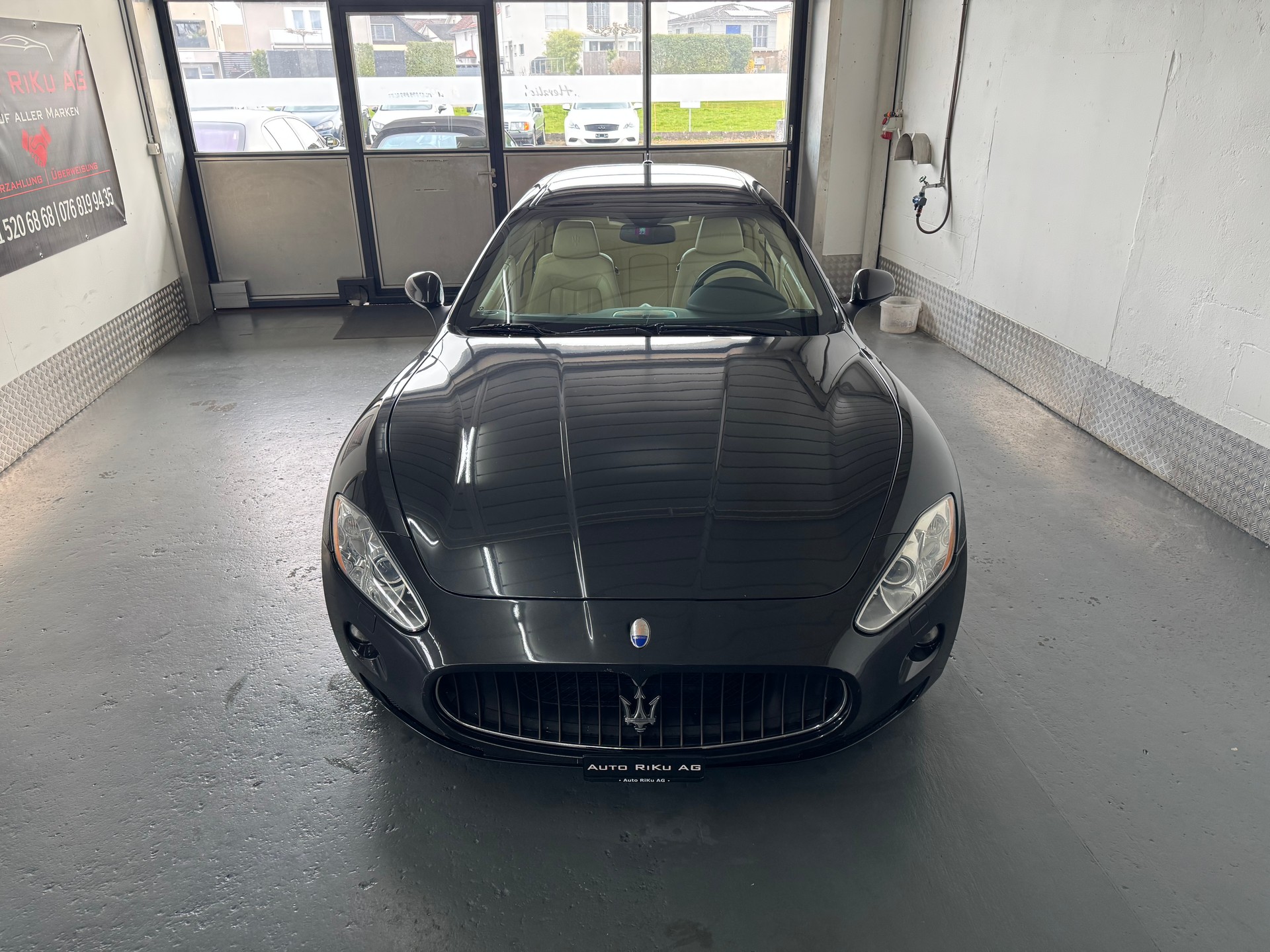 MASERATI GranTurismo Automatica-showroom-element-3