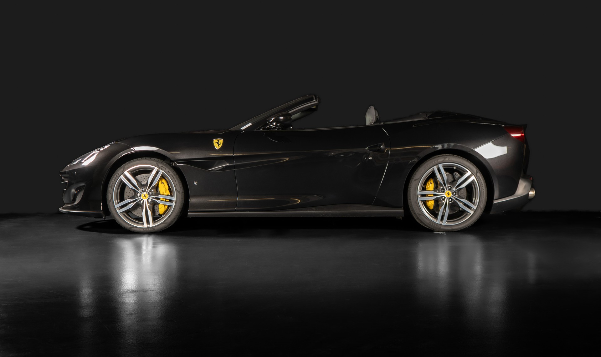 FERRARI Portofino 3.9 V8 T-showroom-element-1